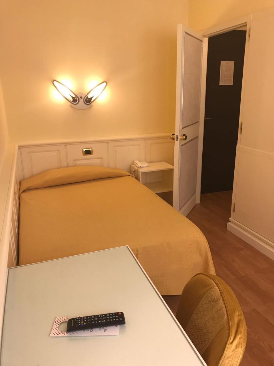 Single Room,1559605741:JPEG