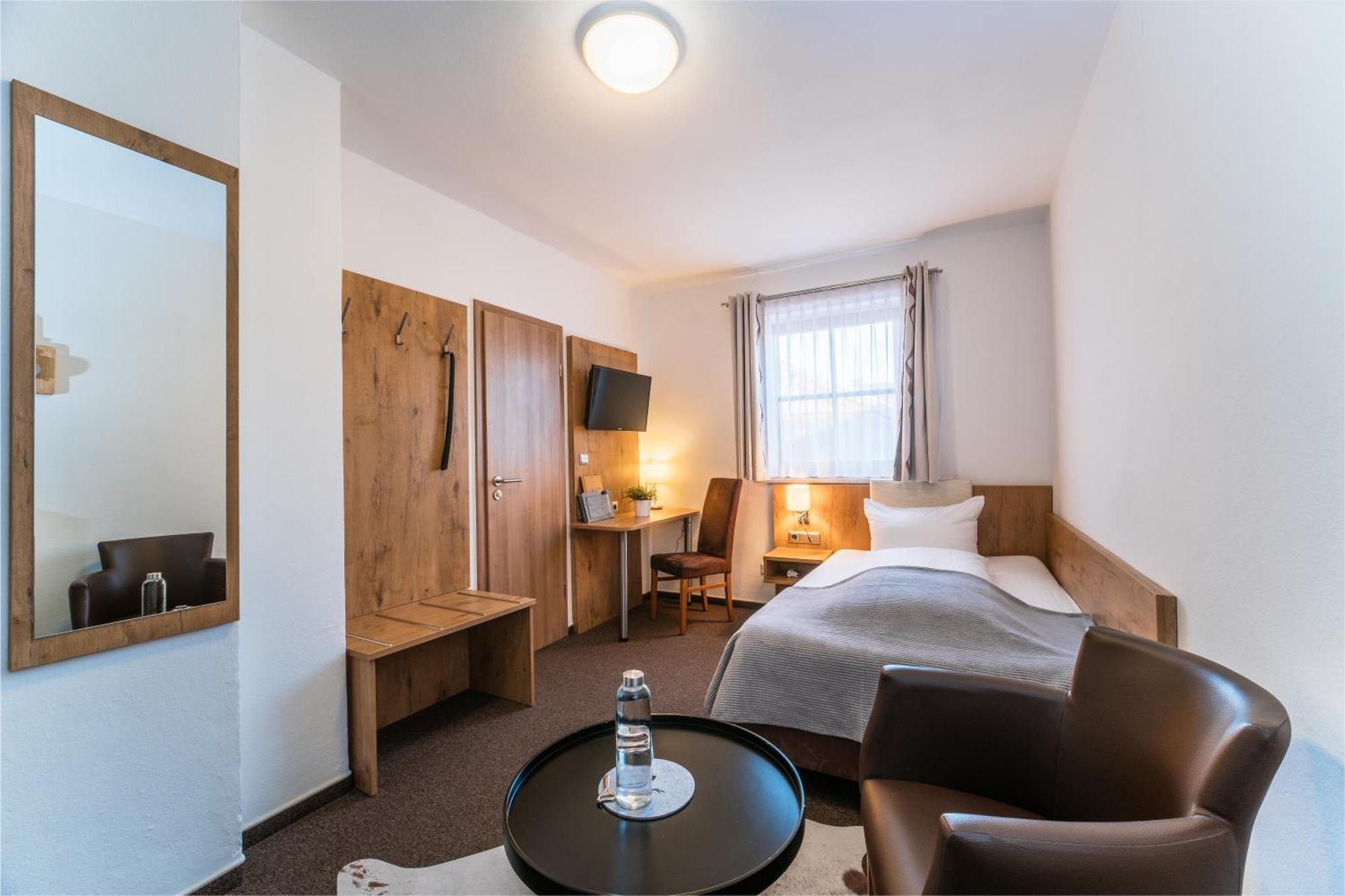 Single Room,1615384842:JPEG