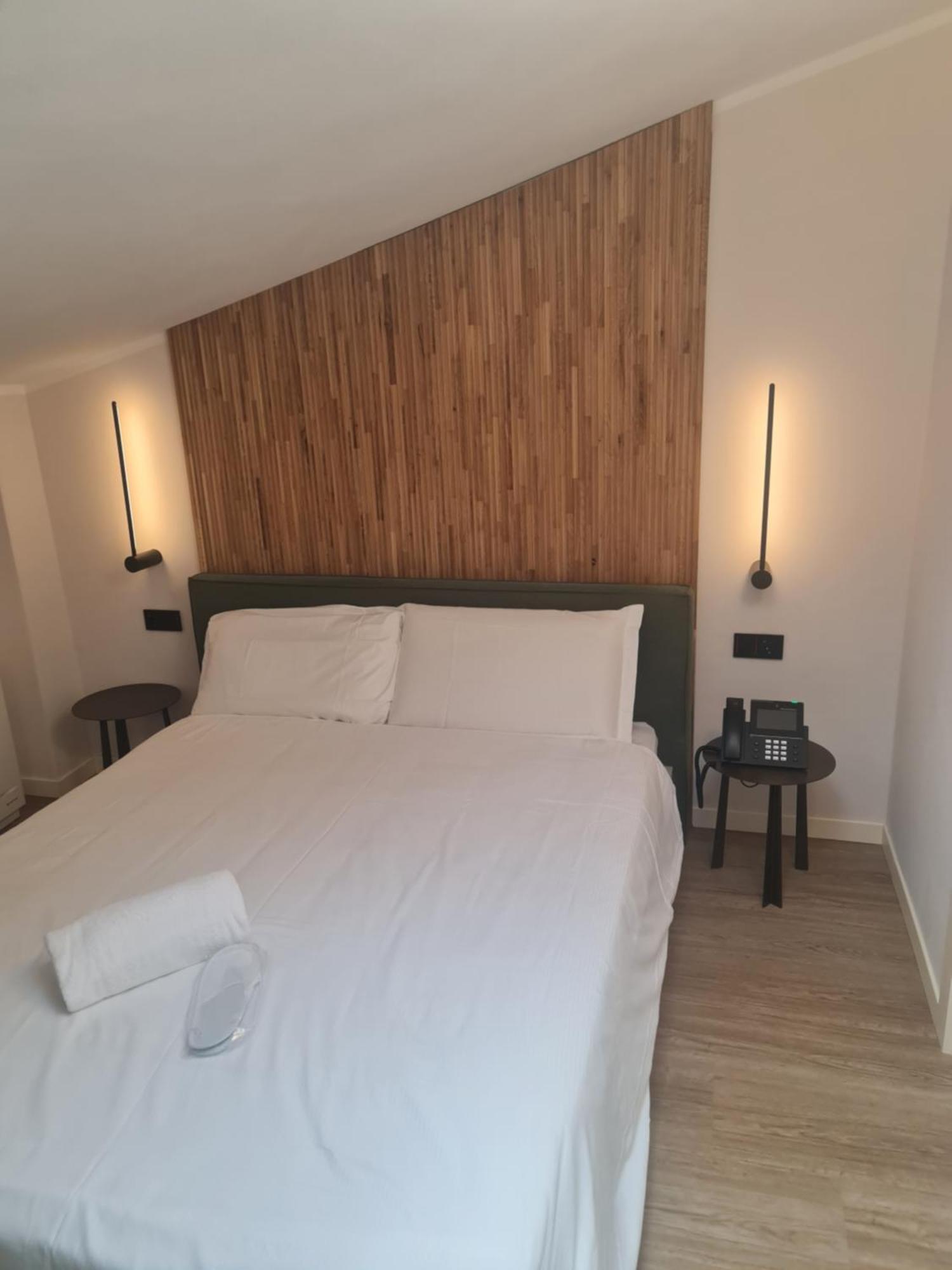 Small Double Room,1577217380:JPEG