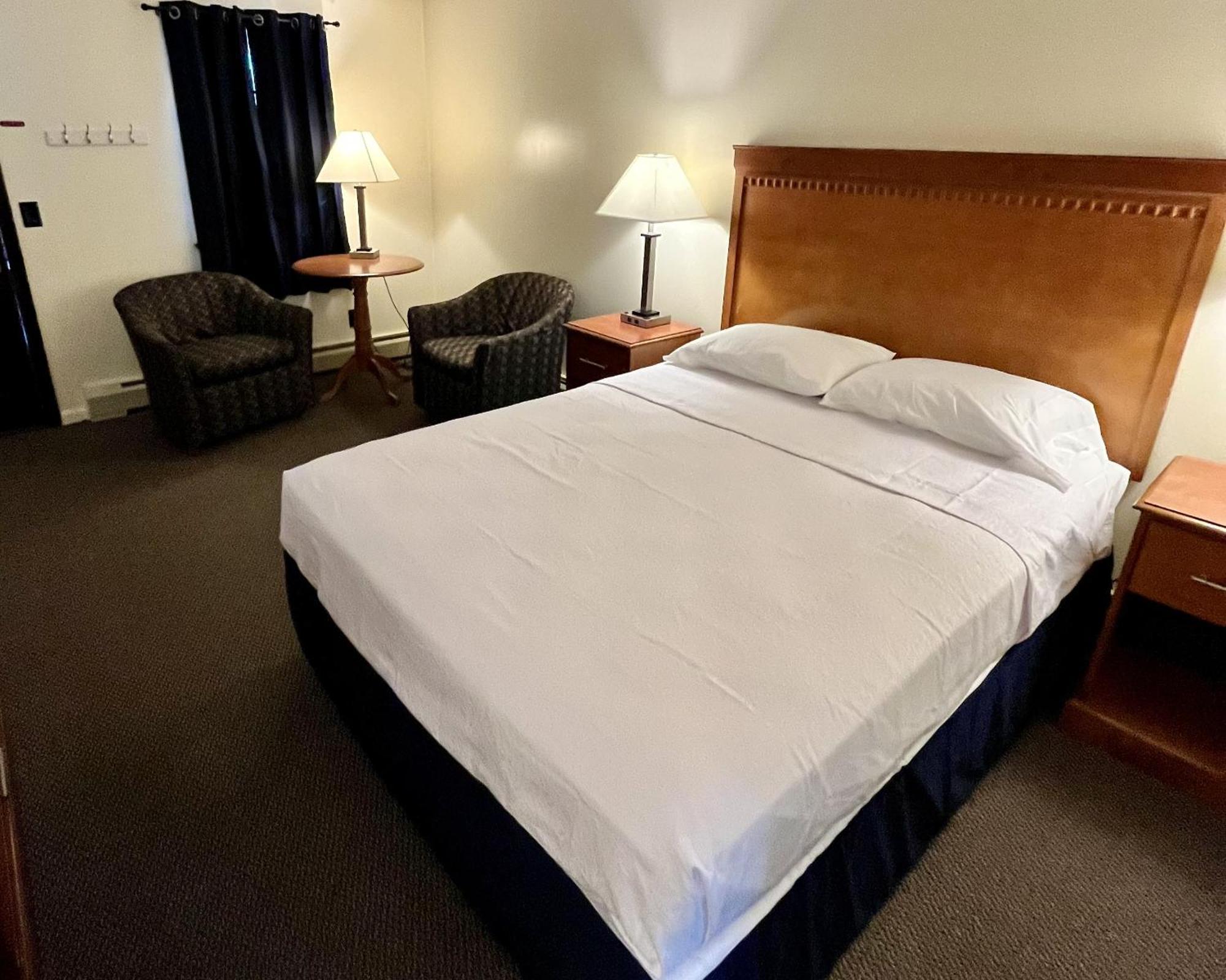 Standard Queen Room,1586868831:JPEG