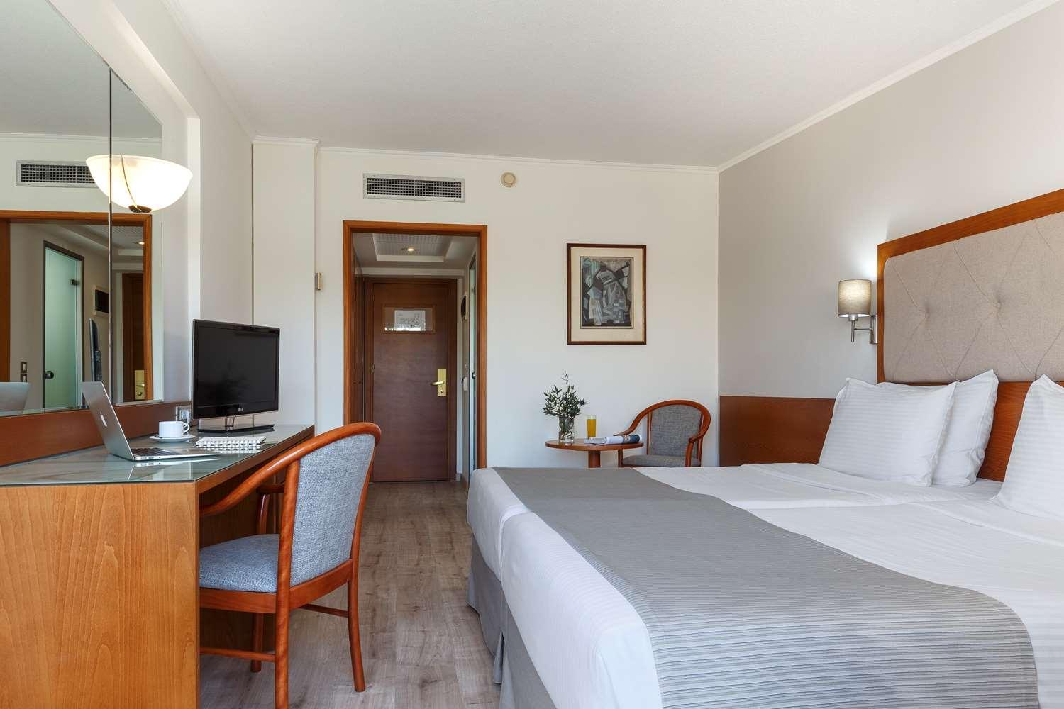 Twin Room with Pool View,1707956080:JPEG
