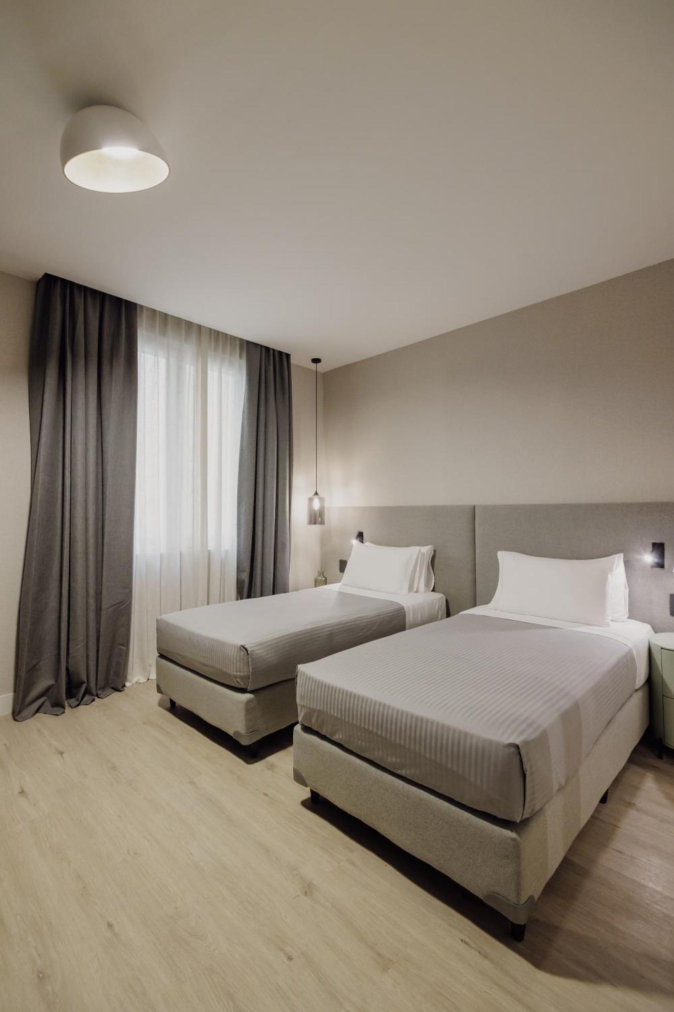 Standard Twin Room,1589555729:JPEG