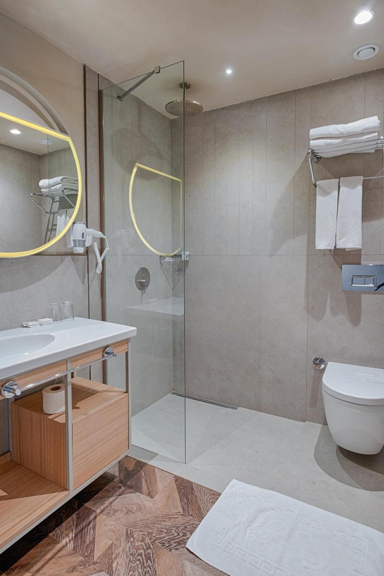Double Room with Extra Bed with Partial Sea View (3 Adults),1589588190:JPEG