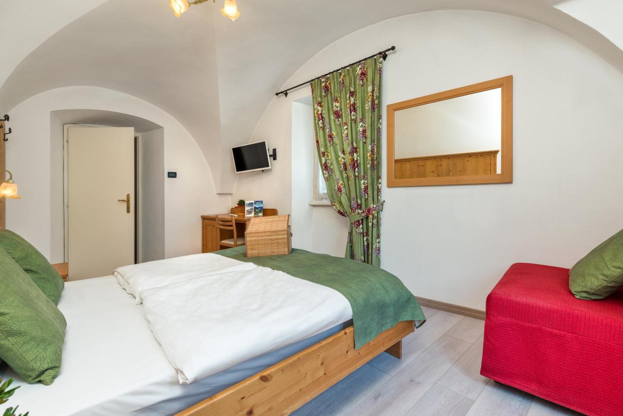 Double or Twin Room,1592047606:JPEG