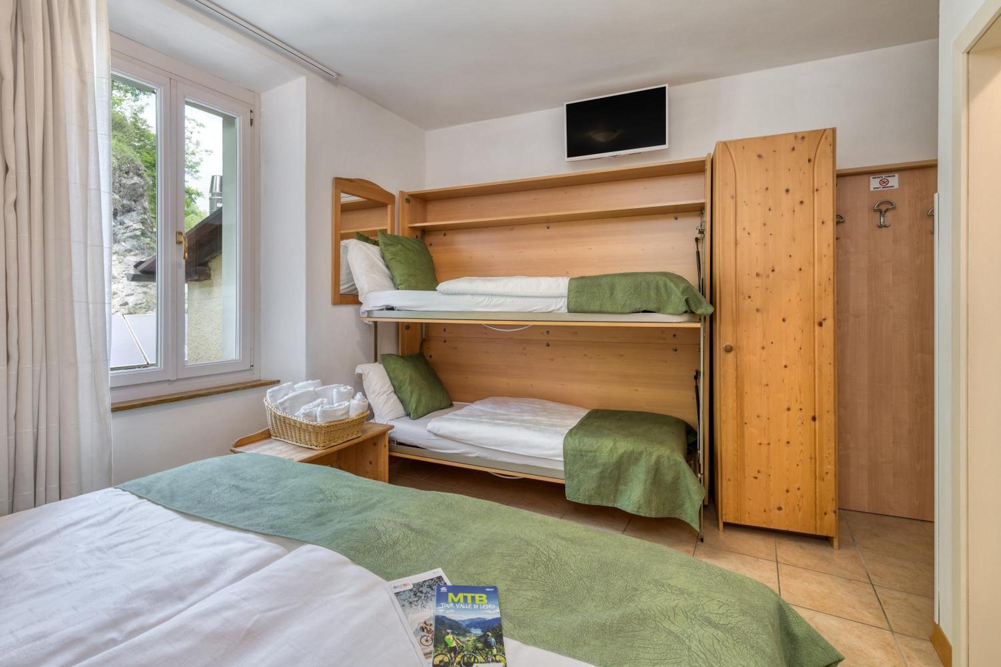 Quadruple Room,1592047598:JPEG