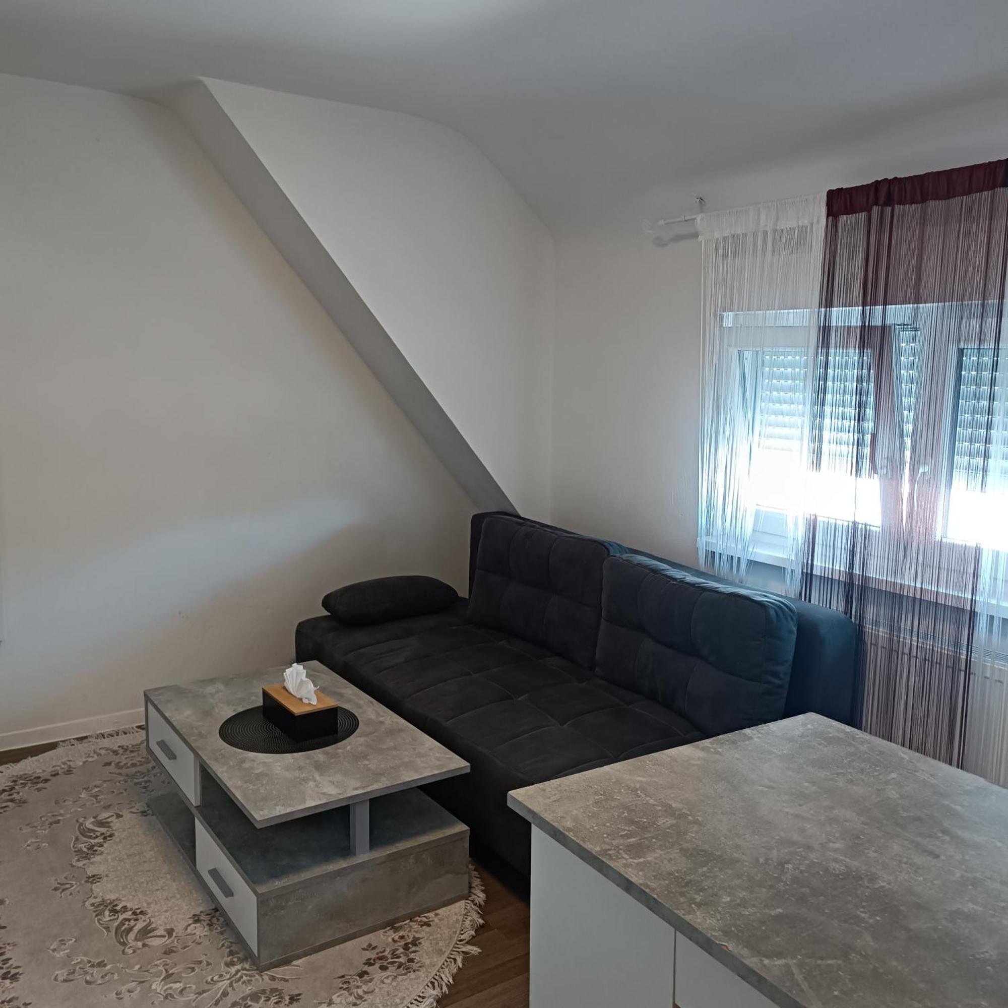 Apartment Balcony,1606592764:JPEG