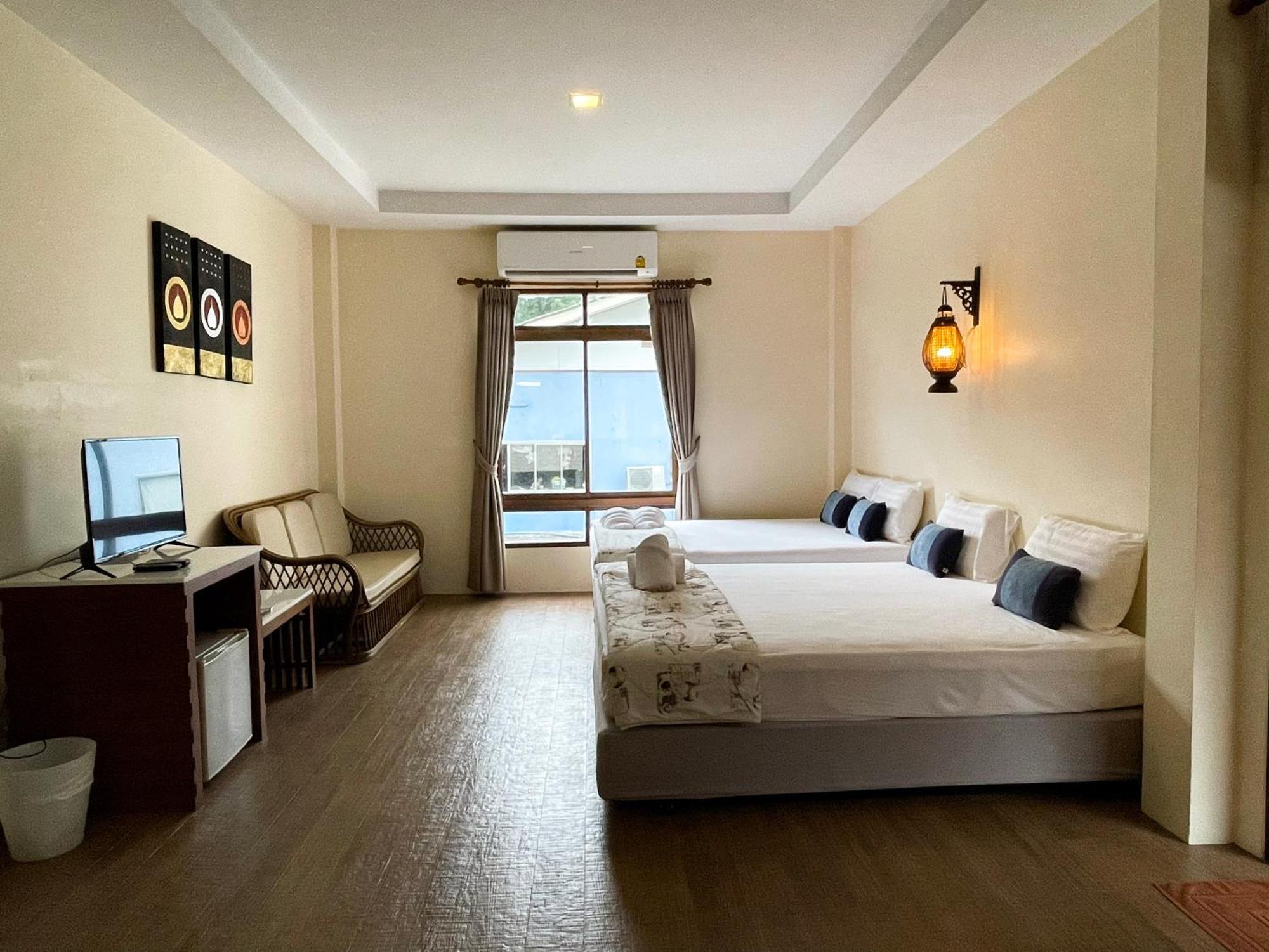 Standard Family Room,1613418796:JPEG