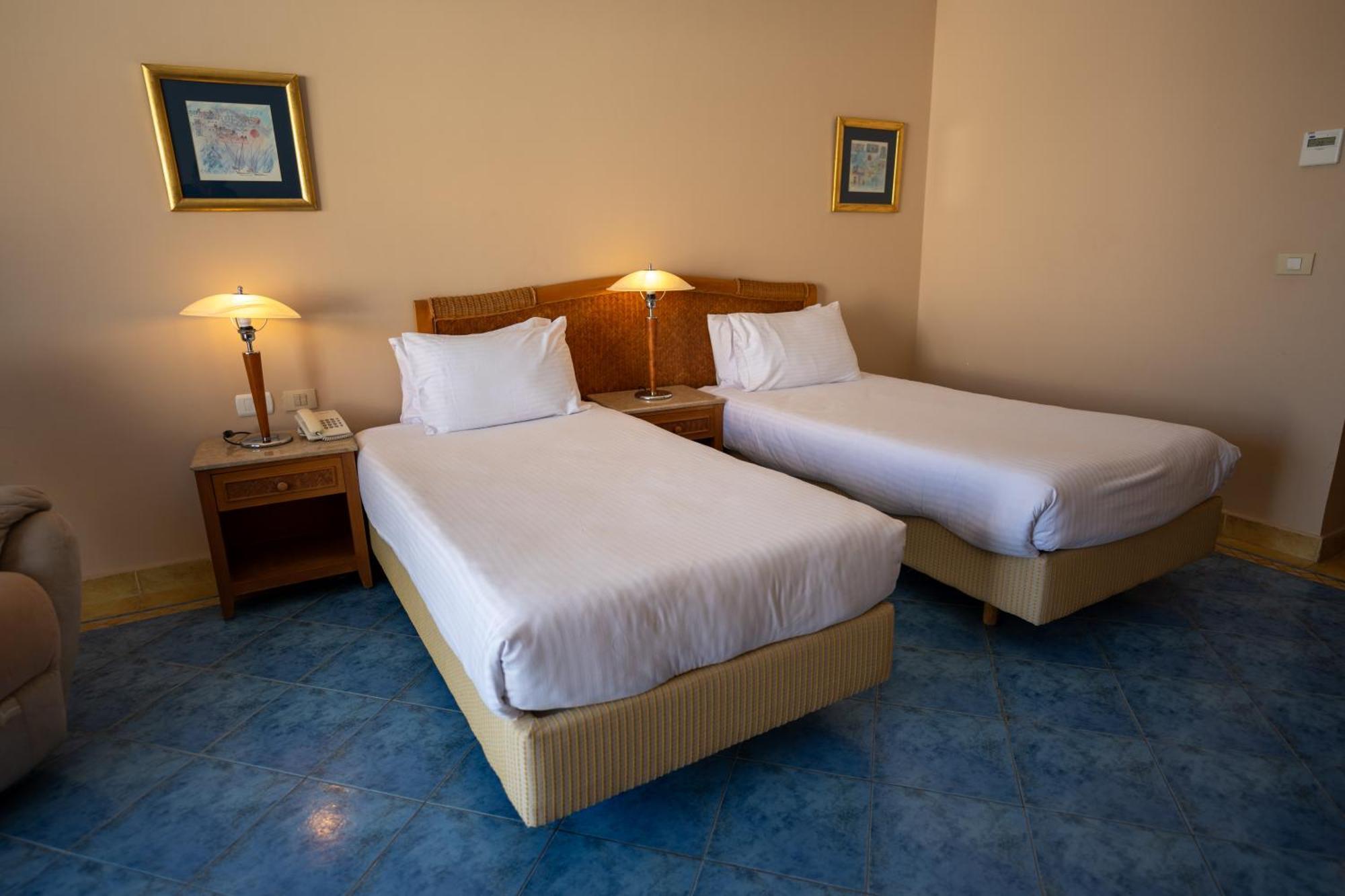 Superior Double Room with Sea & Pool View