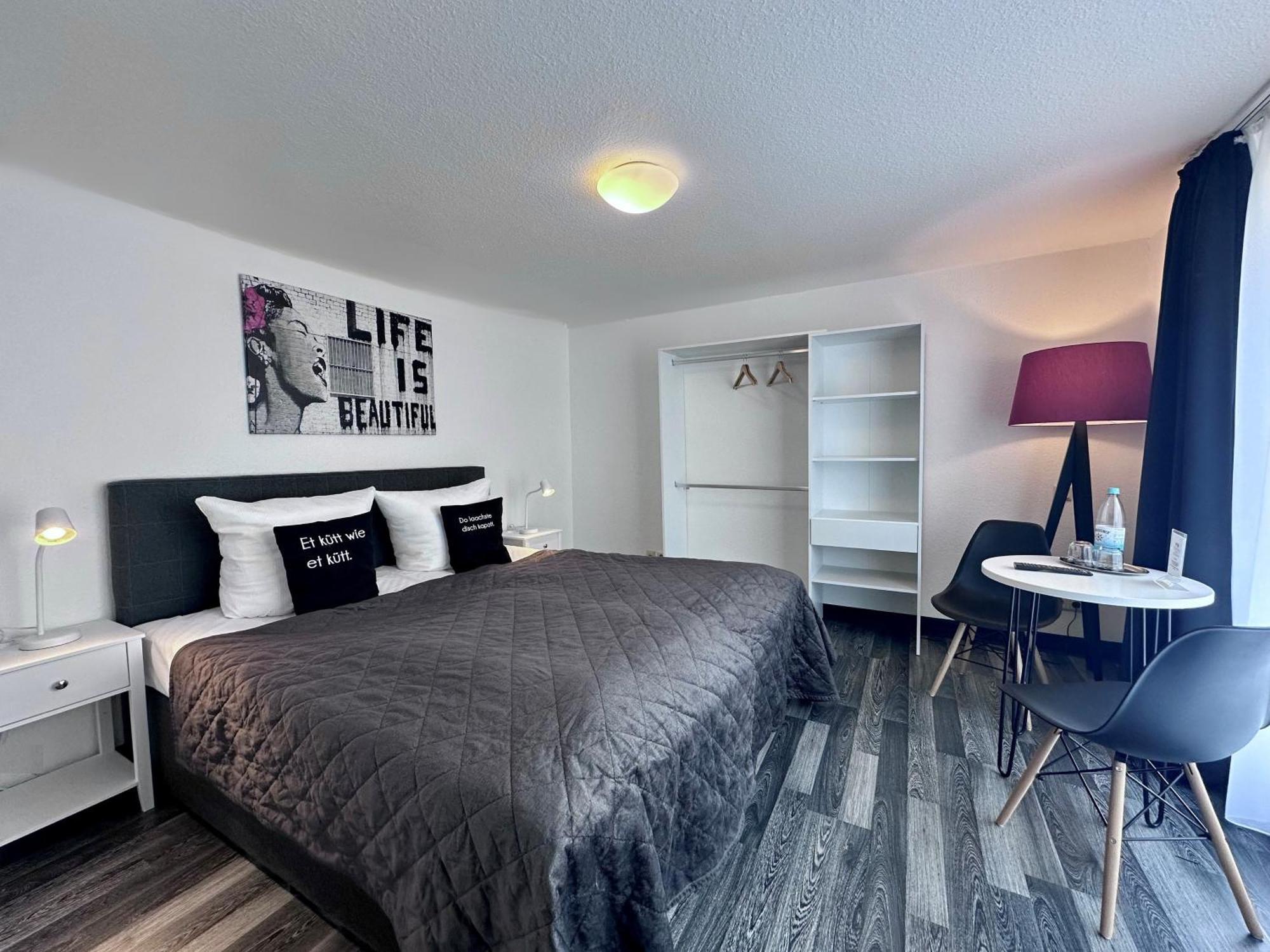 Large Double Room,1621414601:JPEG