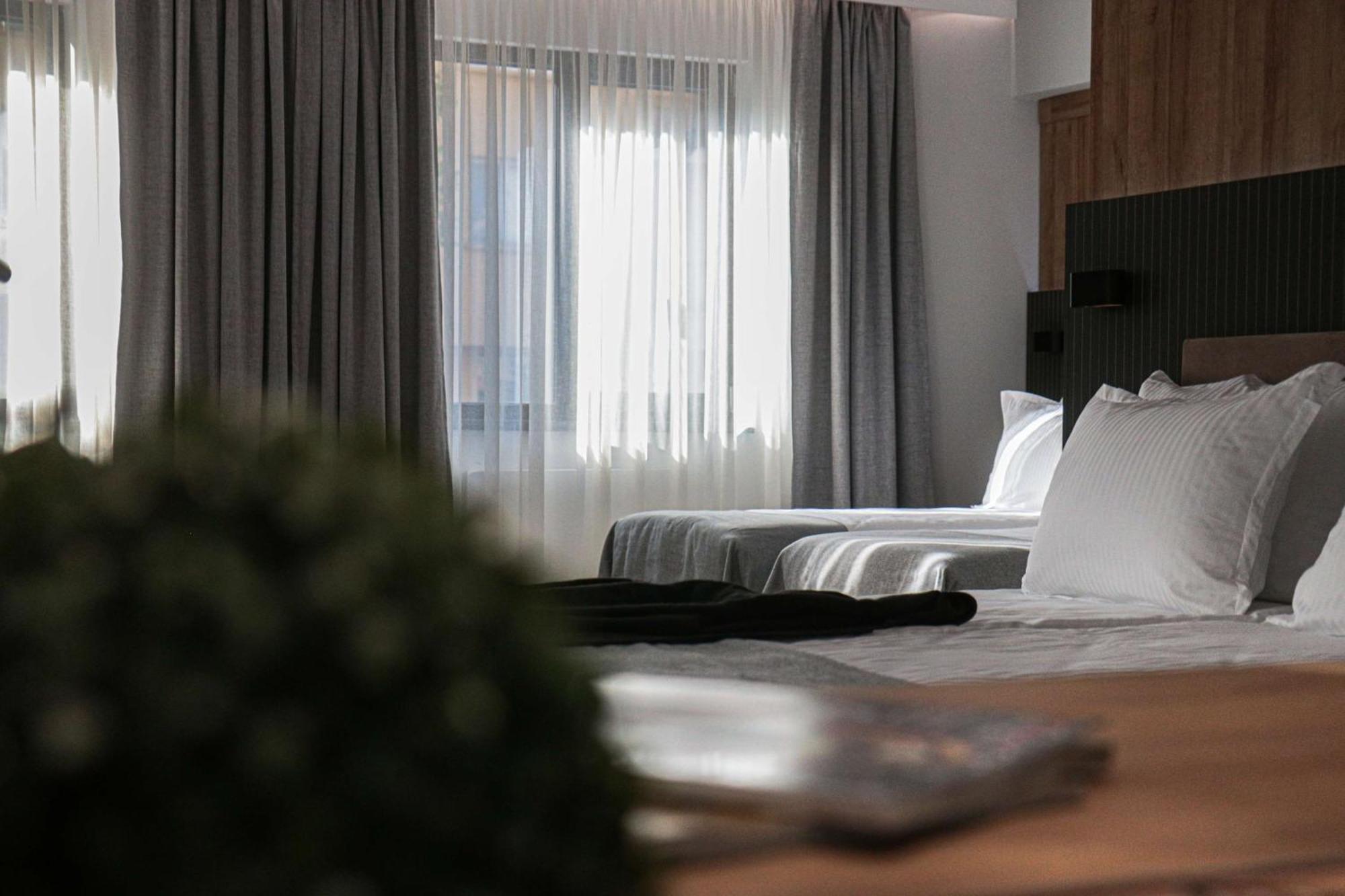 Junior Suite One Double Two Single Beds Non-Smoking,1624313790:JPEG