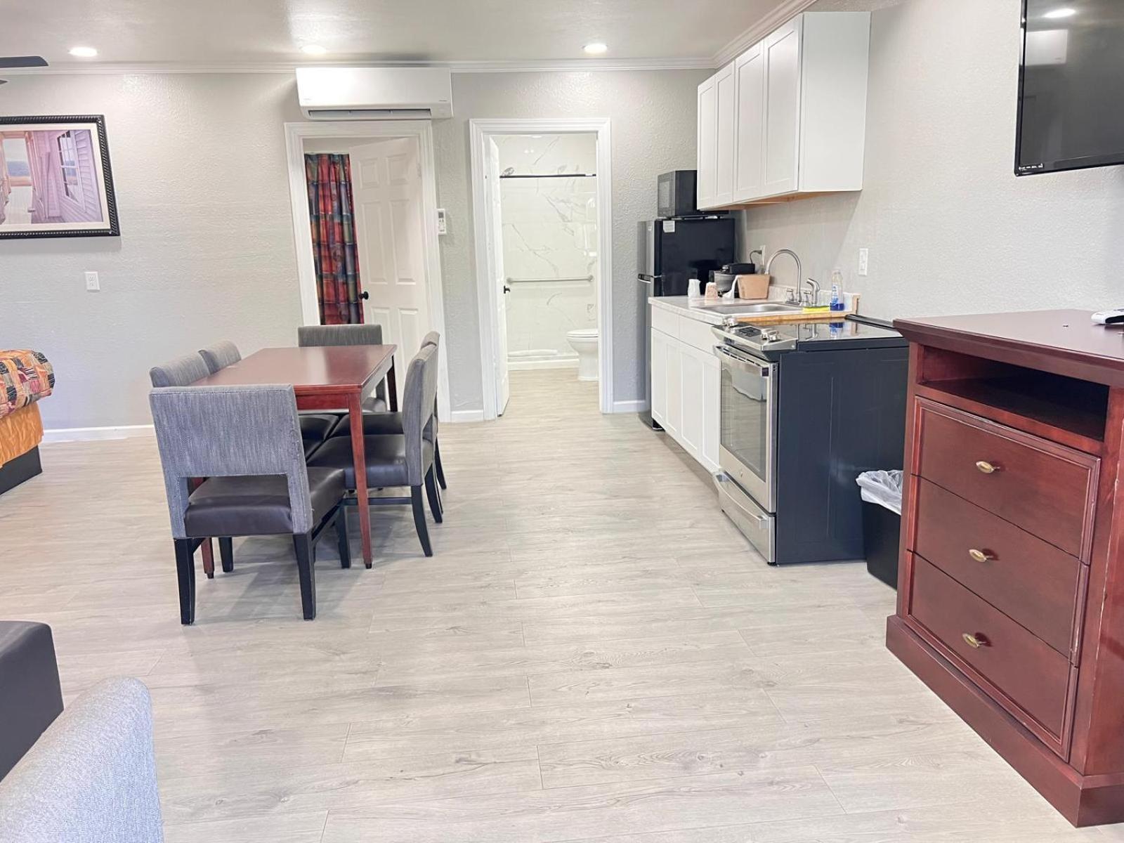 Two Bedroom Apartment Non-Smoking