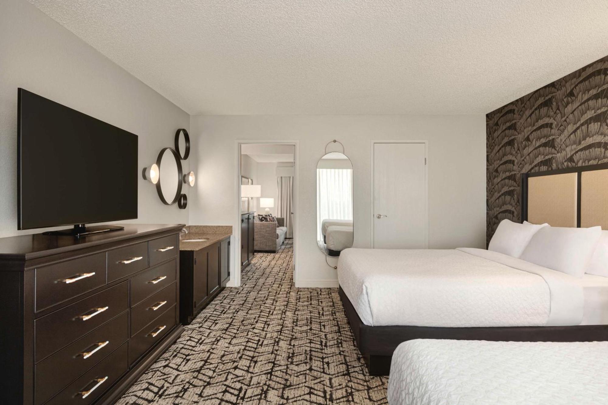 Two-Room King Suite - Non-Smoking,1629893648:JPEG