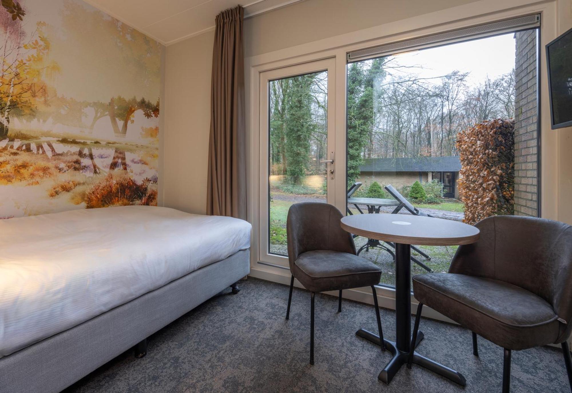 Small Double Room,1631547021:JPEG