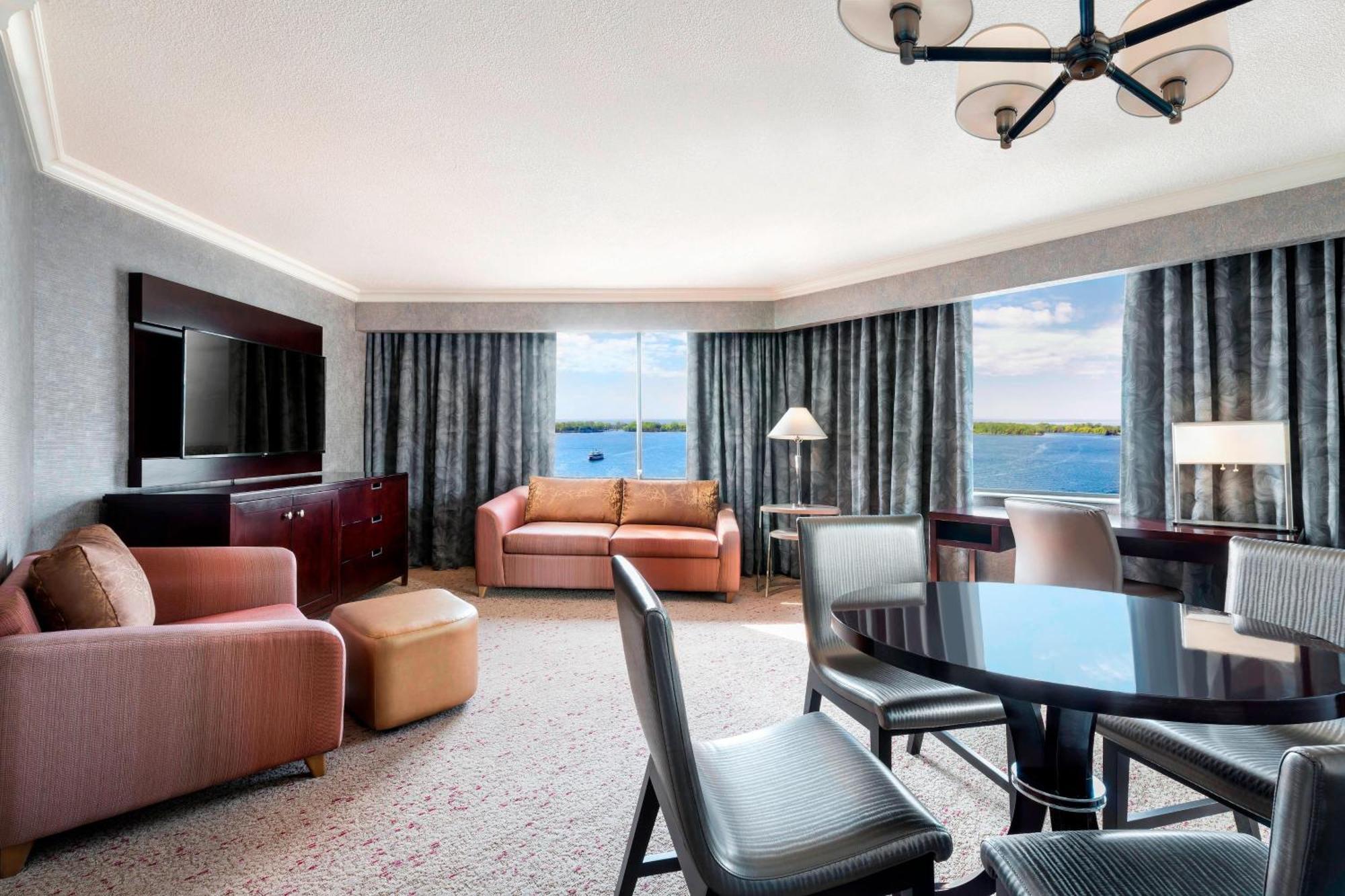 Junior Suite 1 King Sofa bed Lake View,1632208107:JPEG