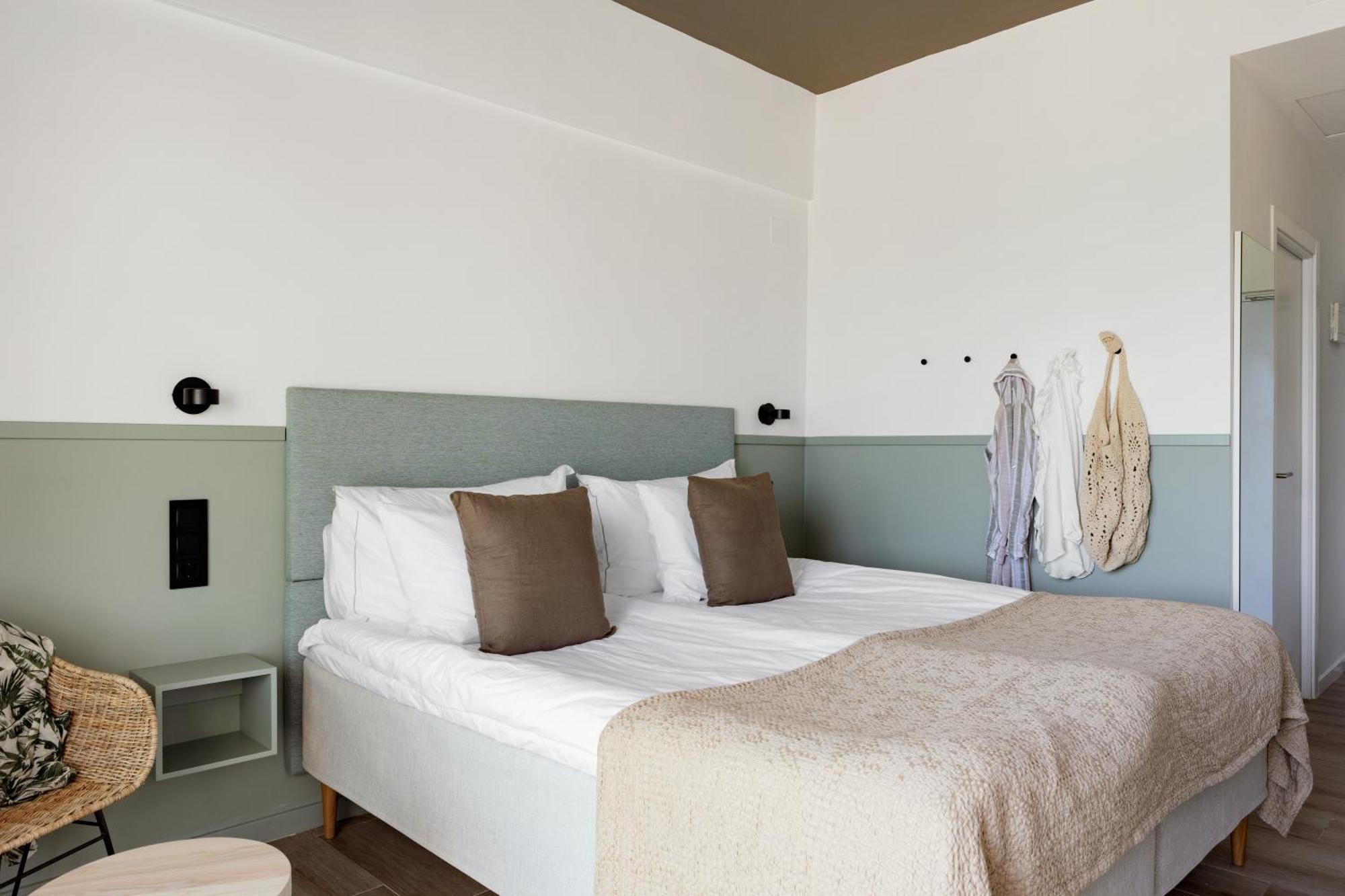 Twin Room with Balcony
