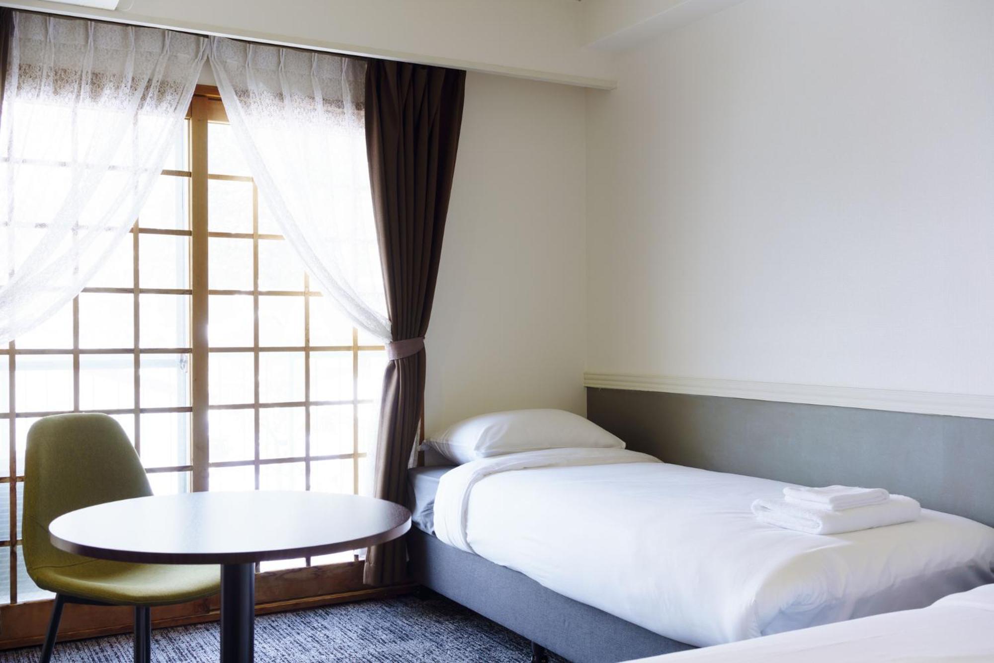 Twin Room,1641079629:JPEG