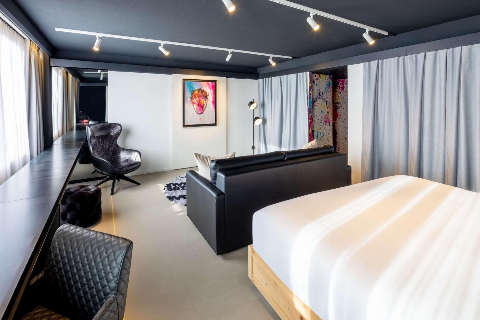 Gallery Suite Extra Bed,1646330967:JPEG