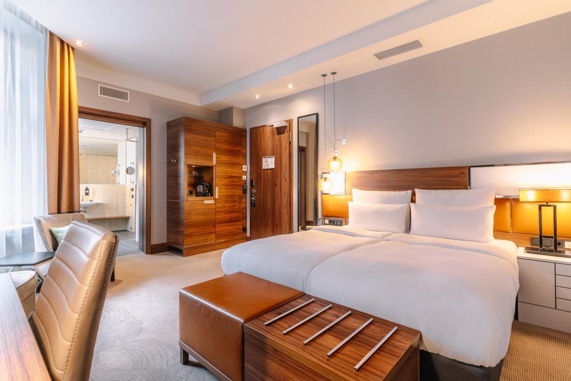 Chambre King accessible aux Personnes à Mobilité Réduite