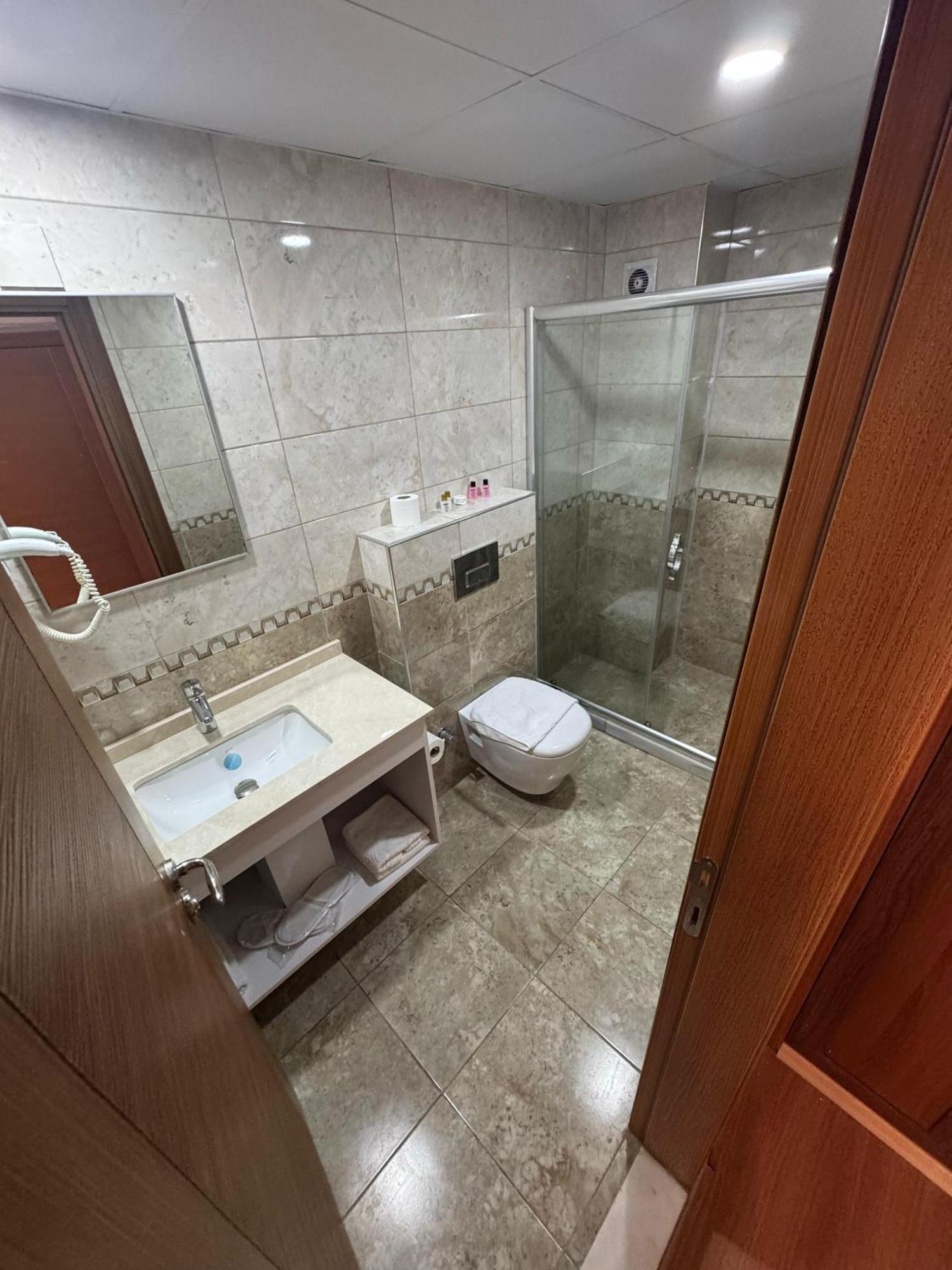 Double Room,1652773933:JPEG