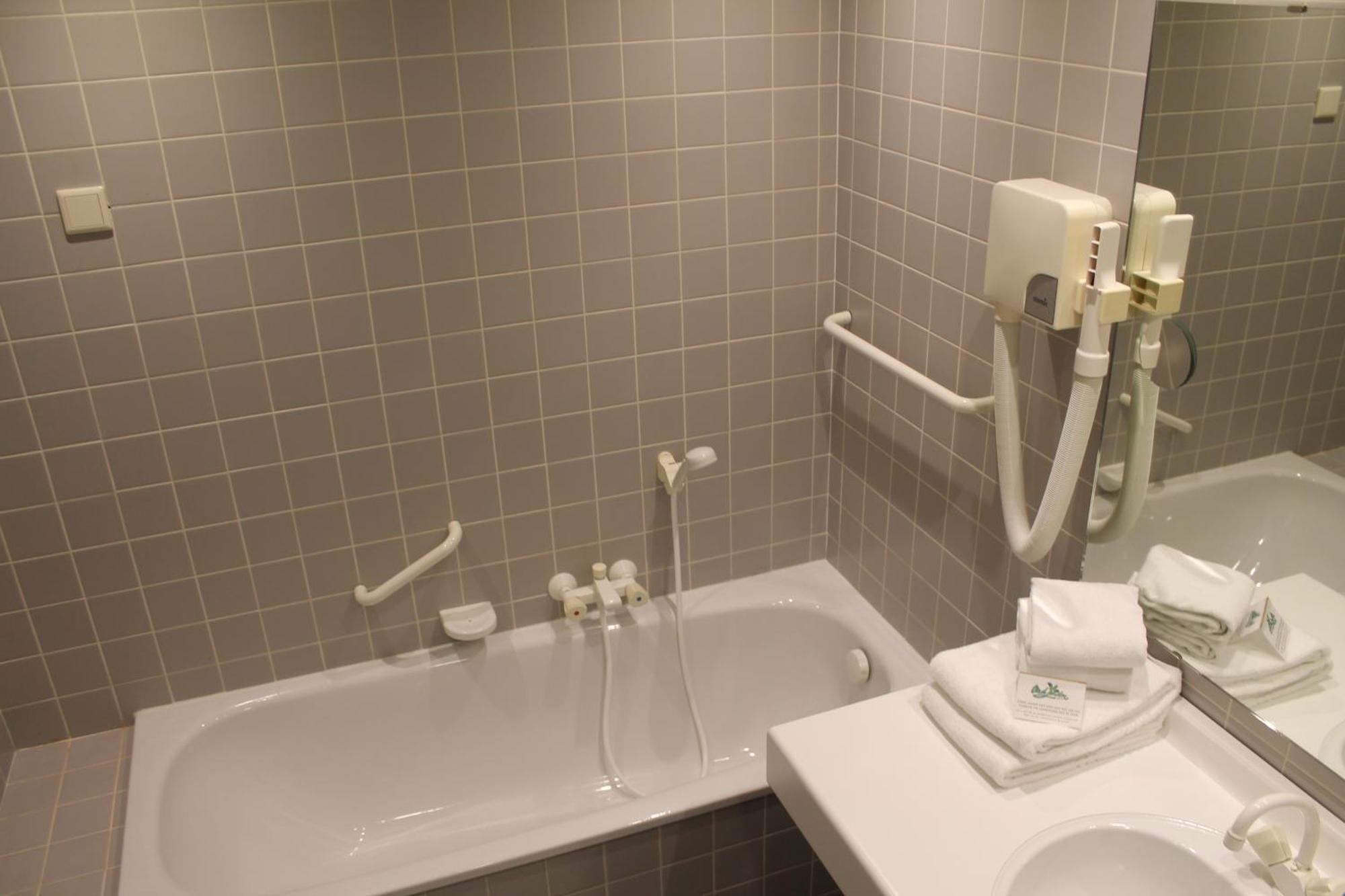 Double Room,1656171907:JPEG