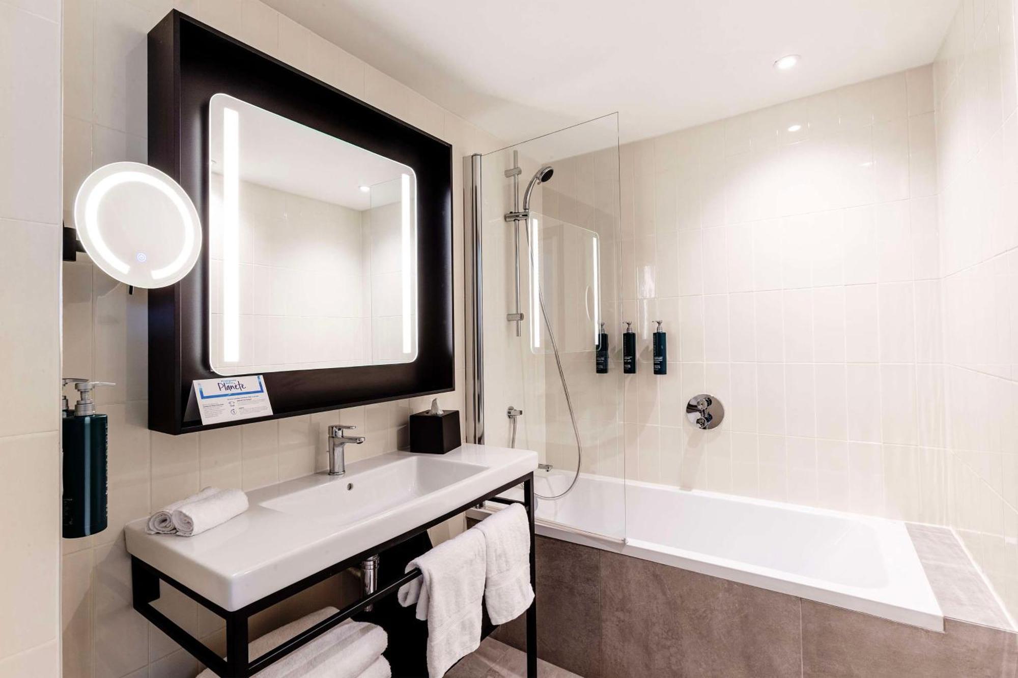 King Guest Room,1657134490:JPEG