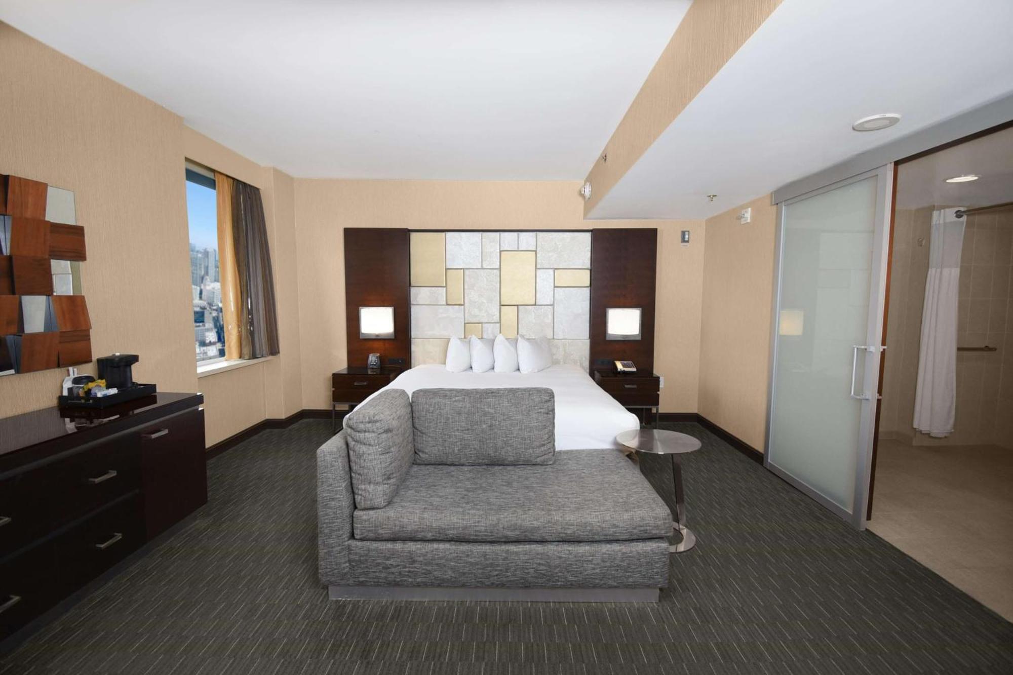 One King Bed Mobility/Hearing Accessible - Roll-In Shower