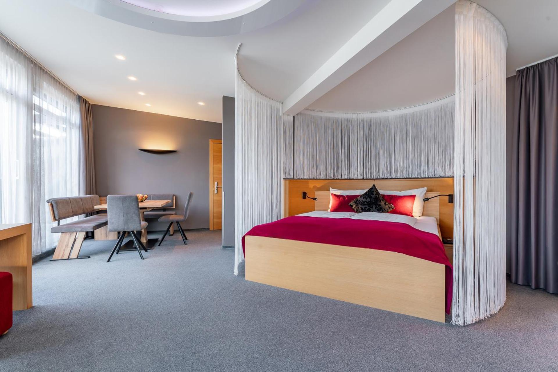 Family Suite,1657152904:JPEG