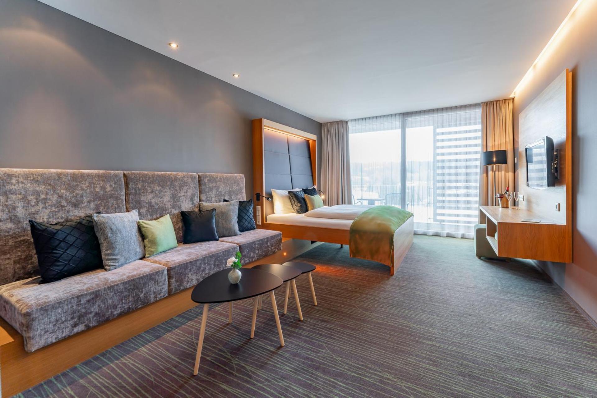 Double Room Lake View,1657152926:JPEG