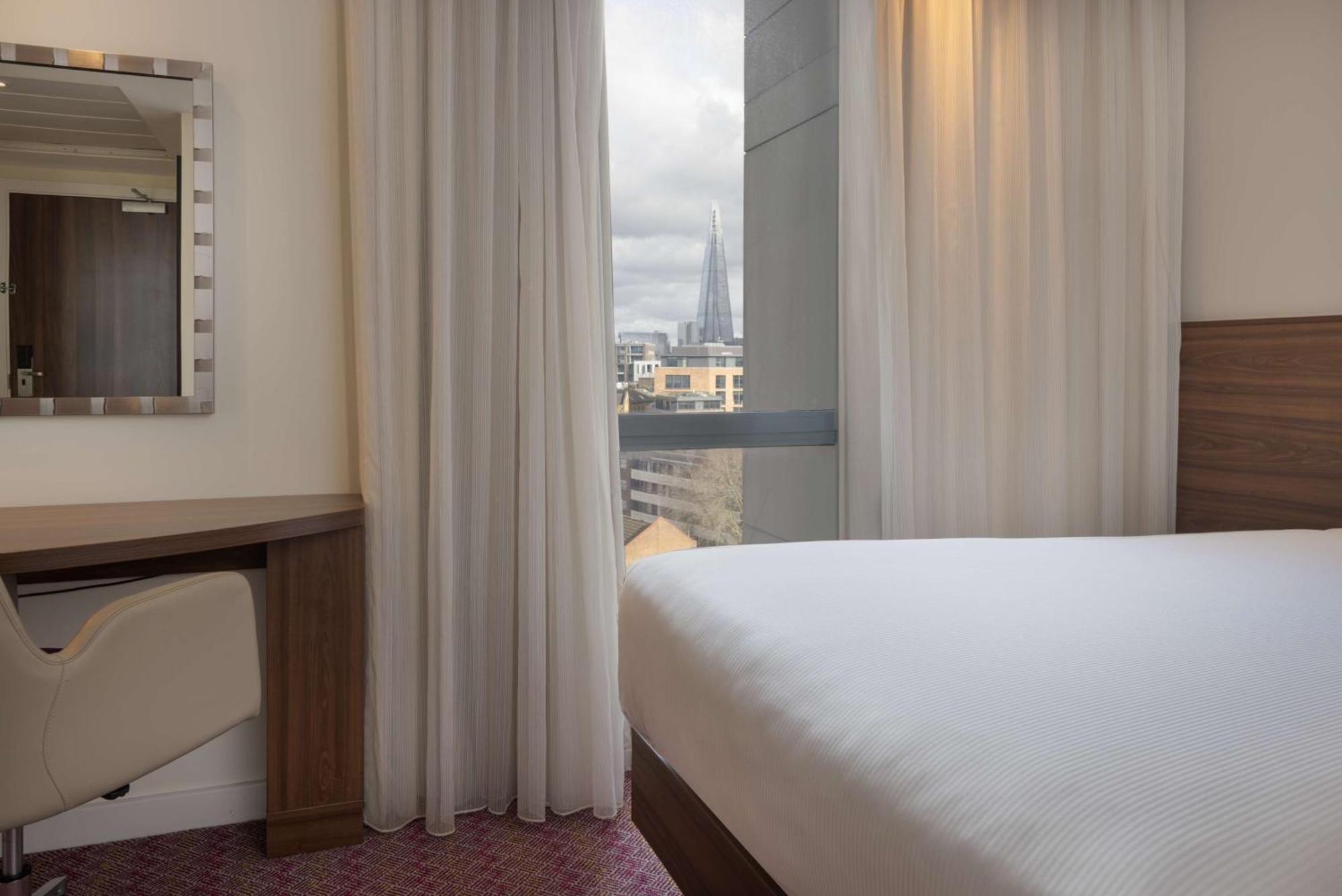 Quarto Twin com Vista da Cidade