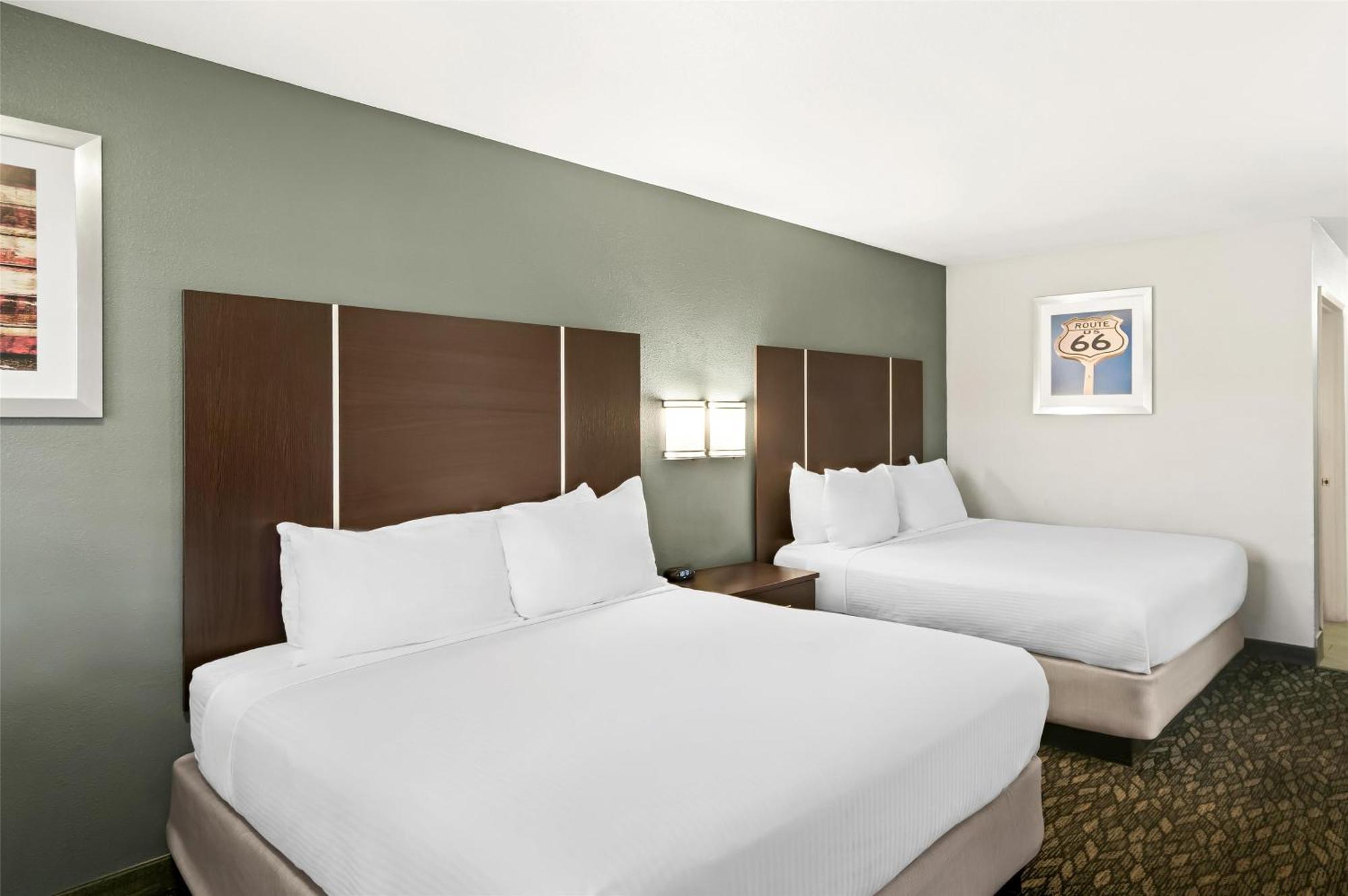 Queen Room Two Queen Beds Bath Tub Disability Access or Non-Smoking,1665400454:JPEG