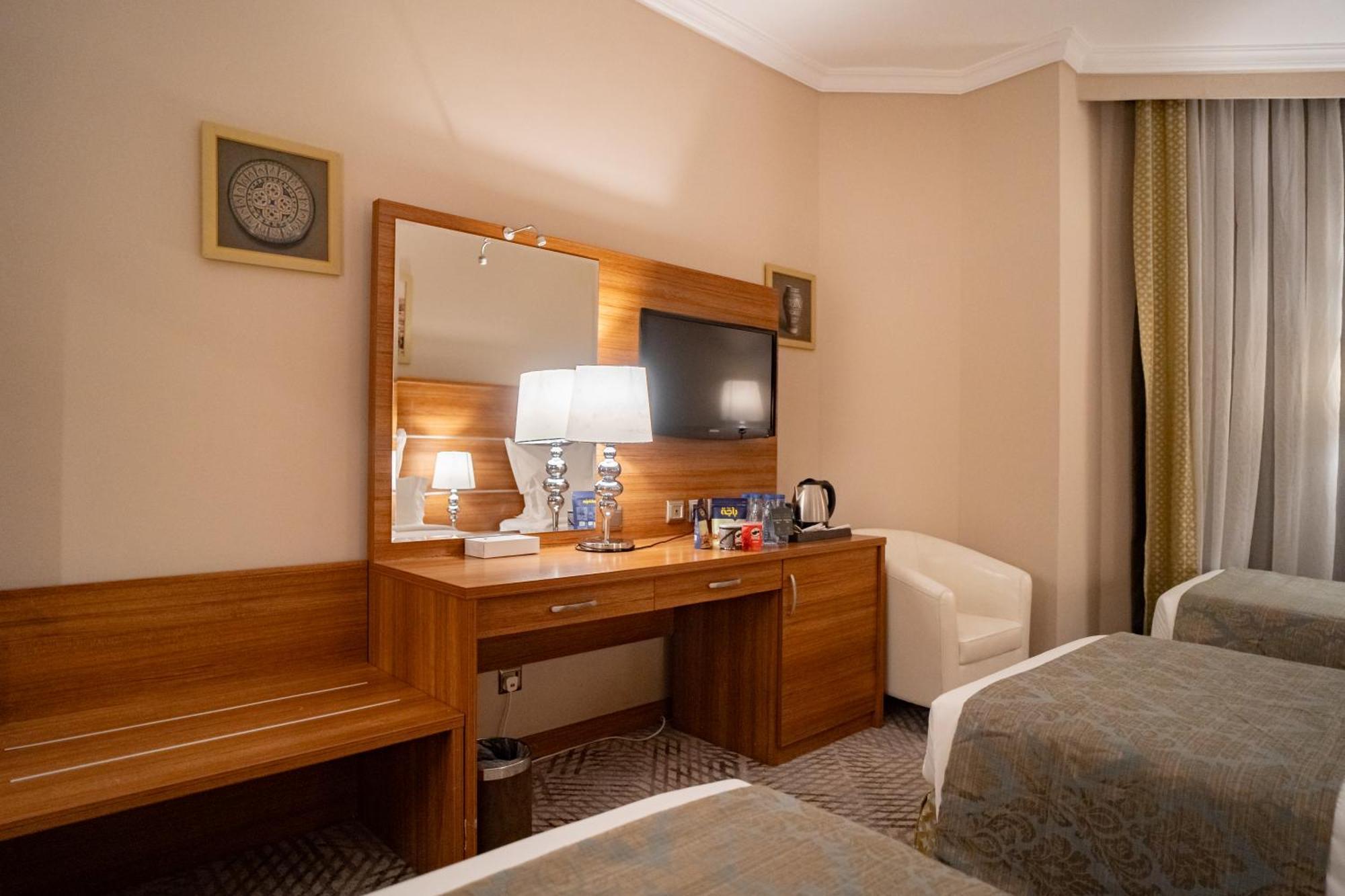 Junior Suite,1699013240:JPEG