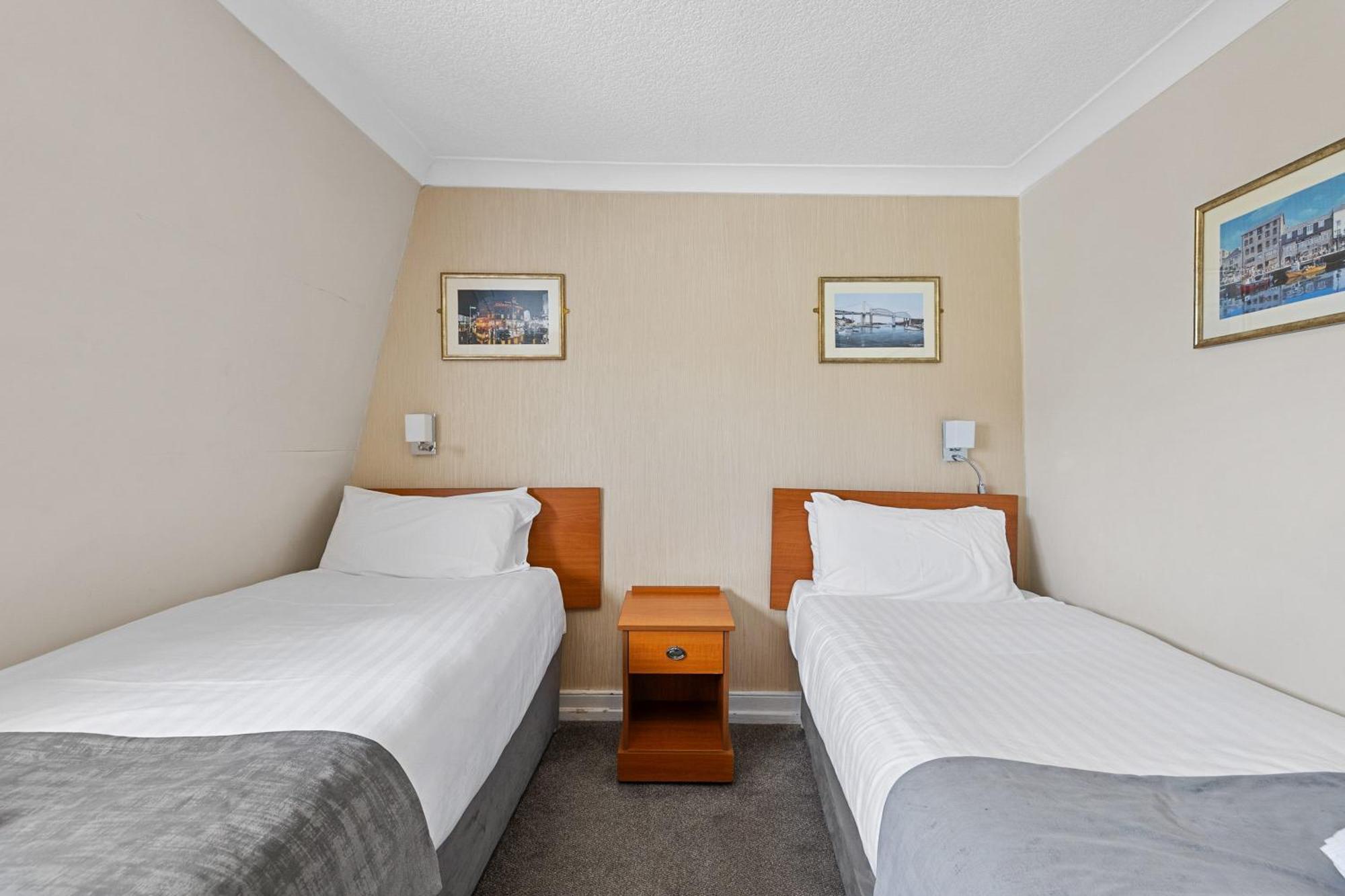 Twin Room,1668054125:JPEG