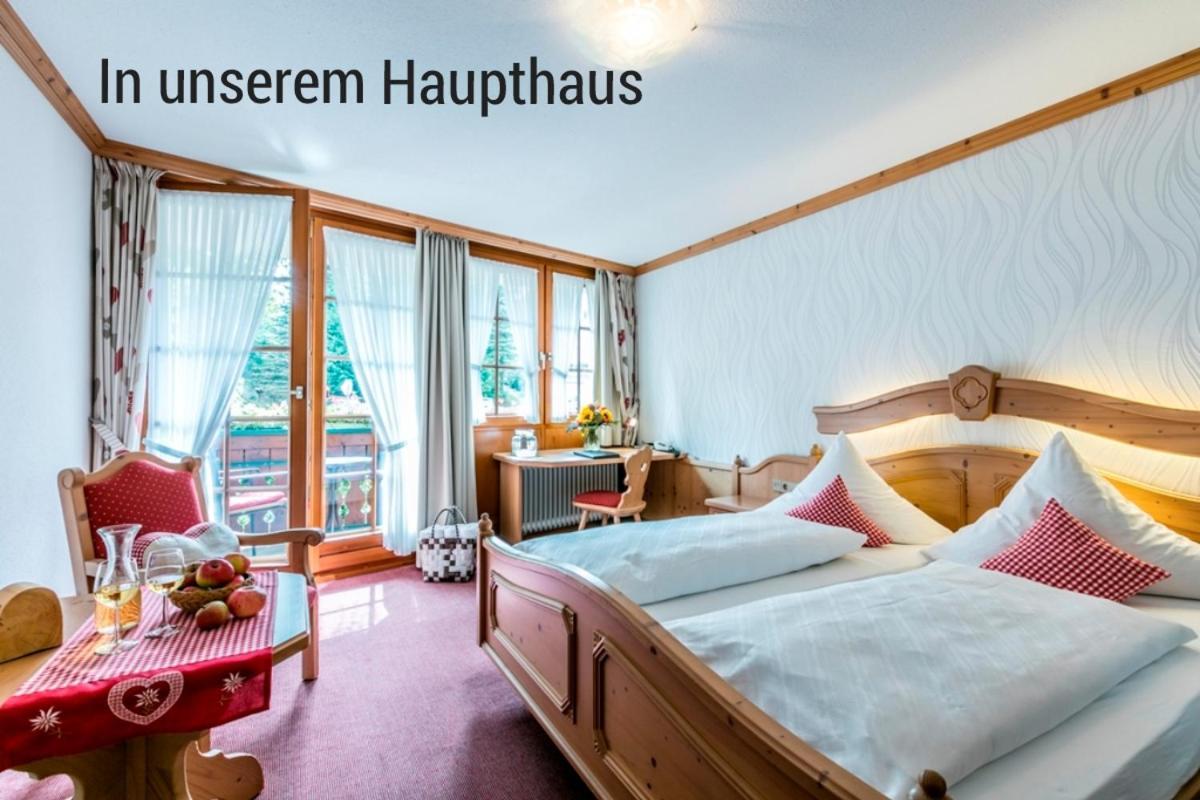 Double Room with Balcony,1668061663:JPEG