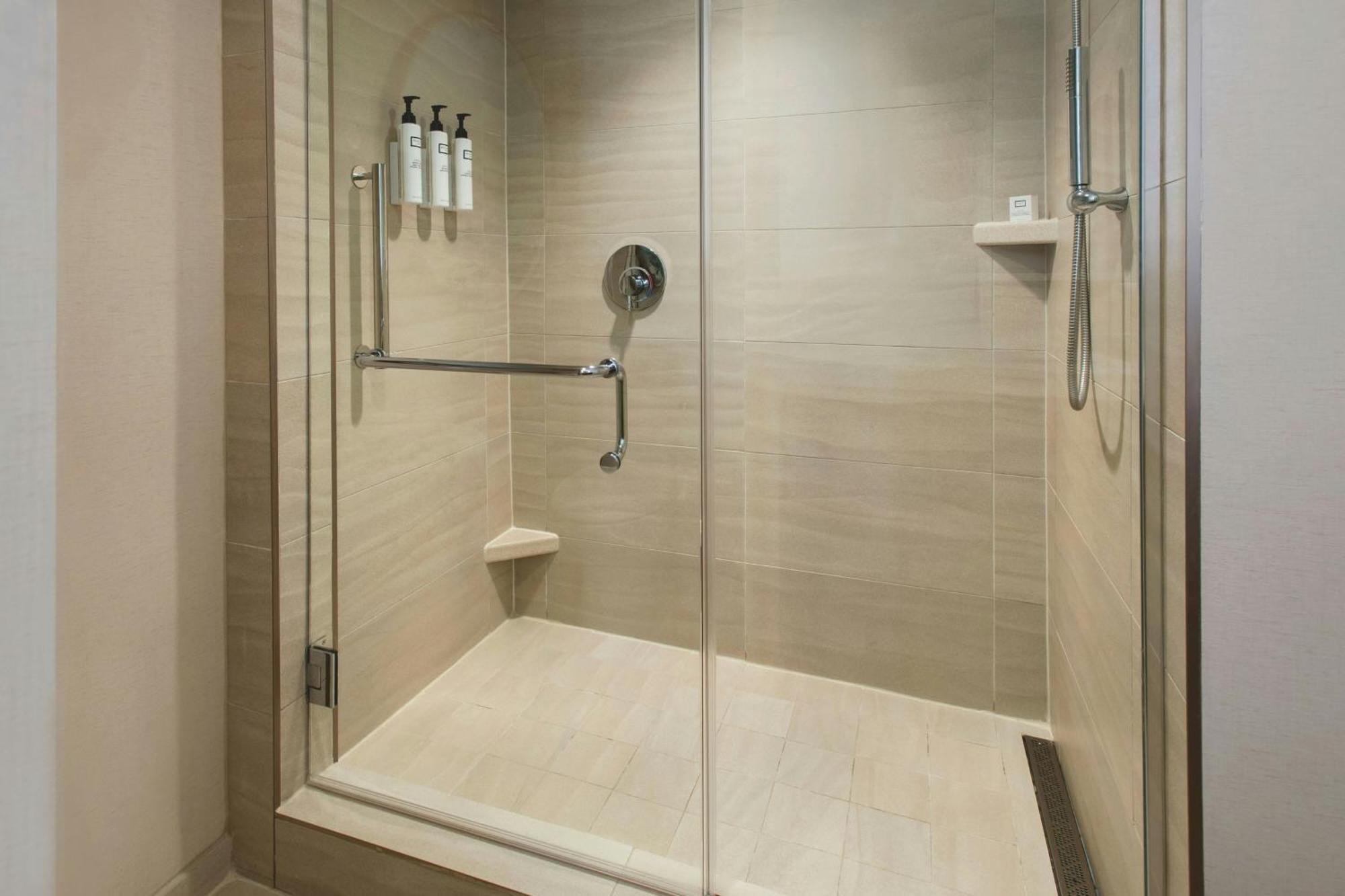 Queen Room Water View