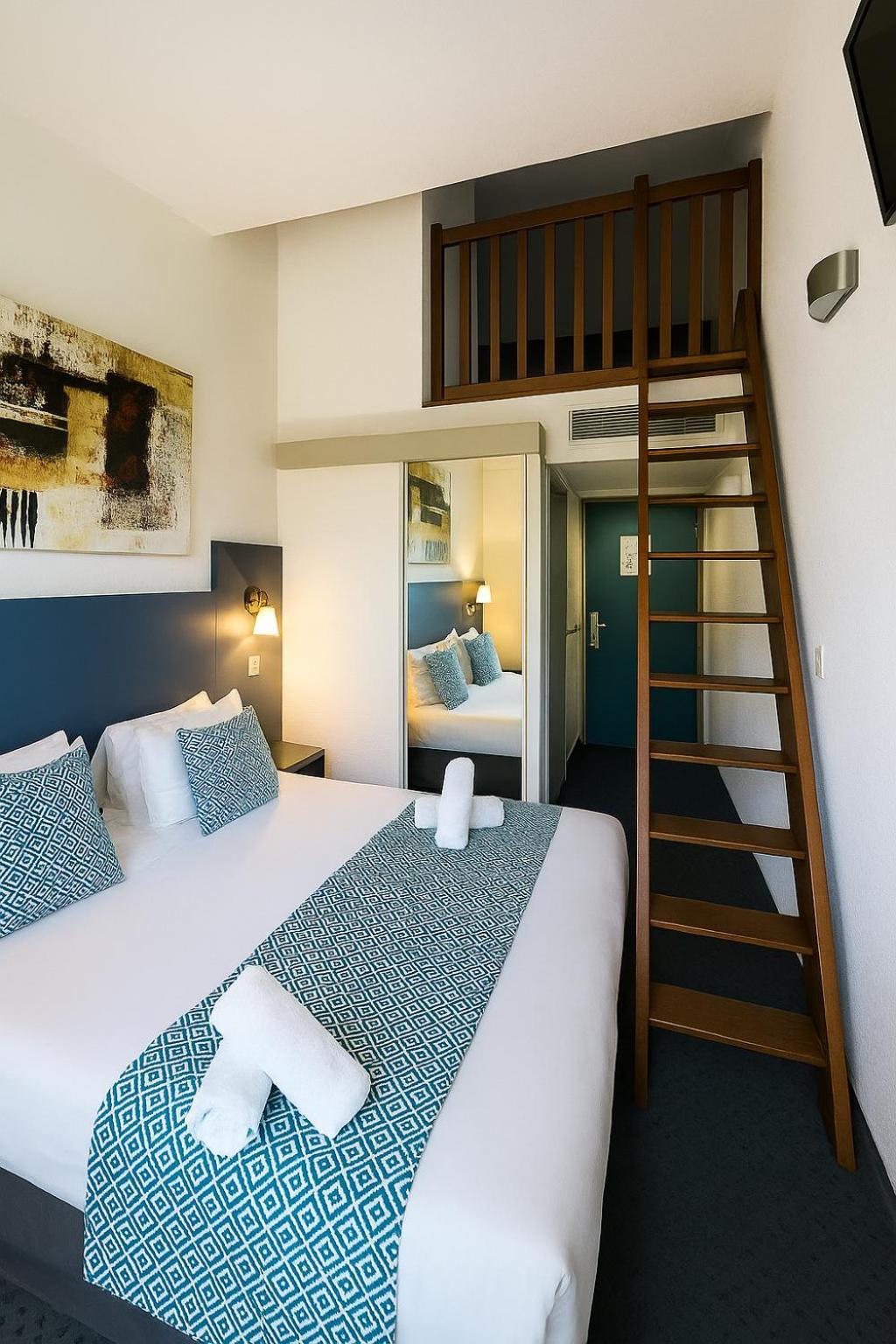 Family Room with heated swimming pool access,1671868906:JPEG