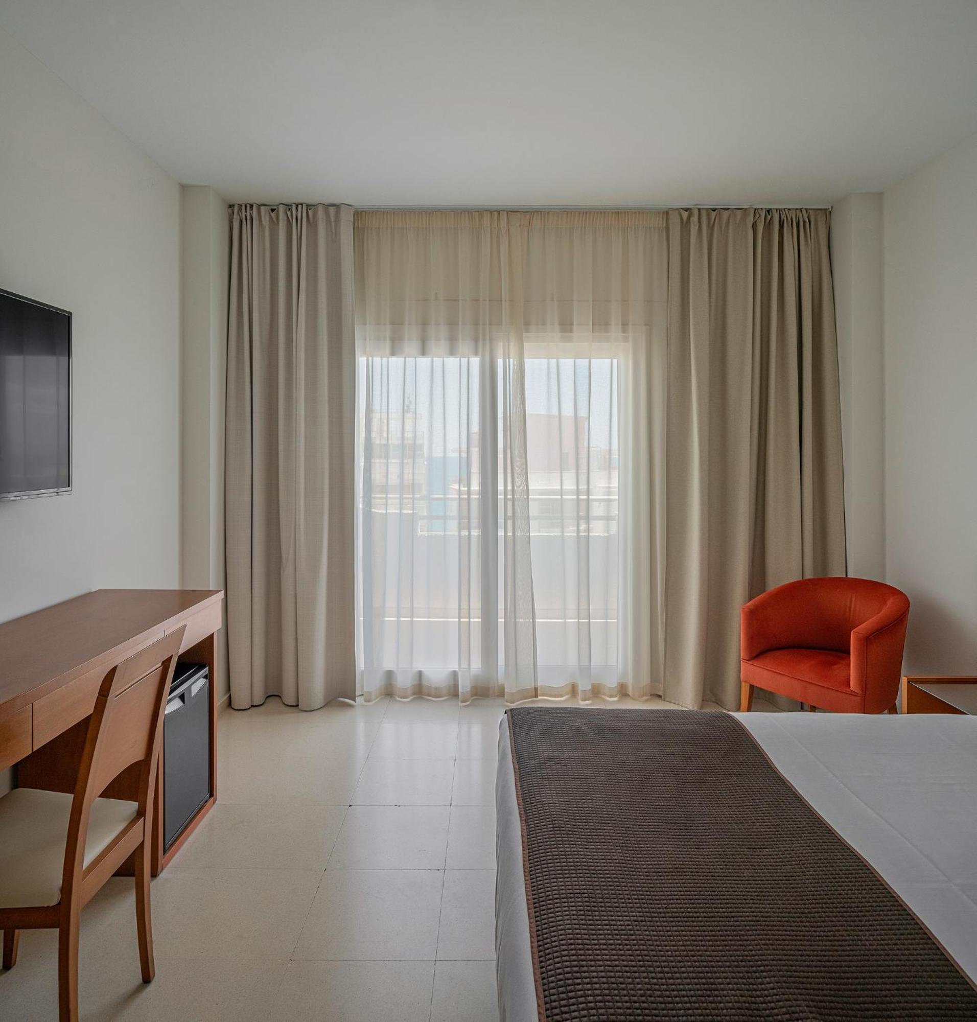 Double Room with Extra Bed (3 Adults),1673928339:JPEG