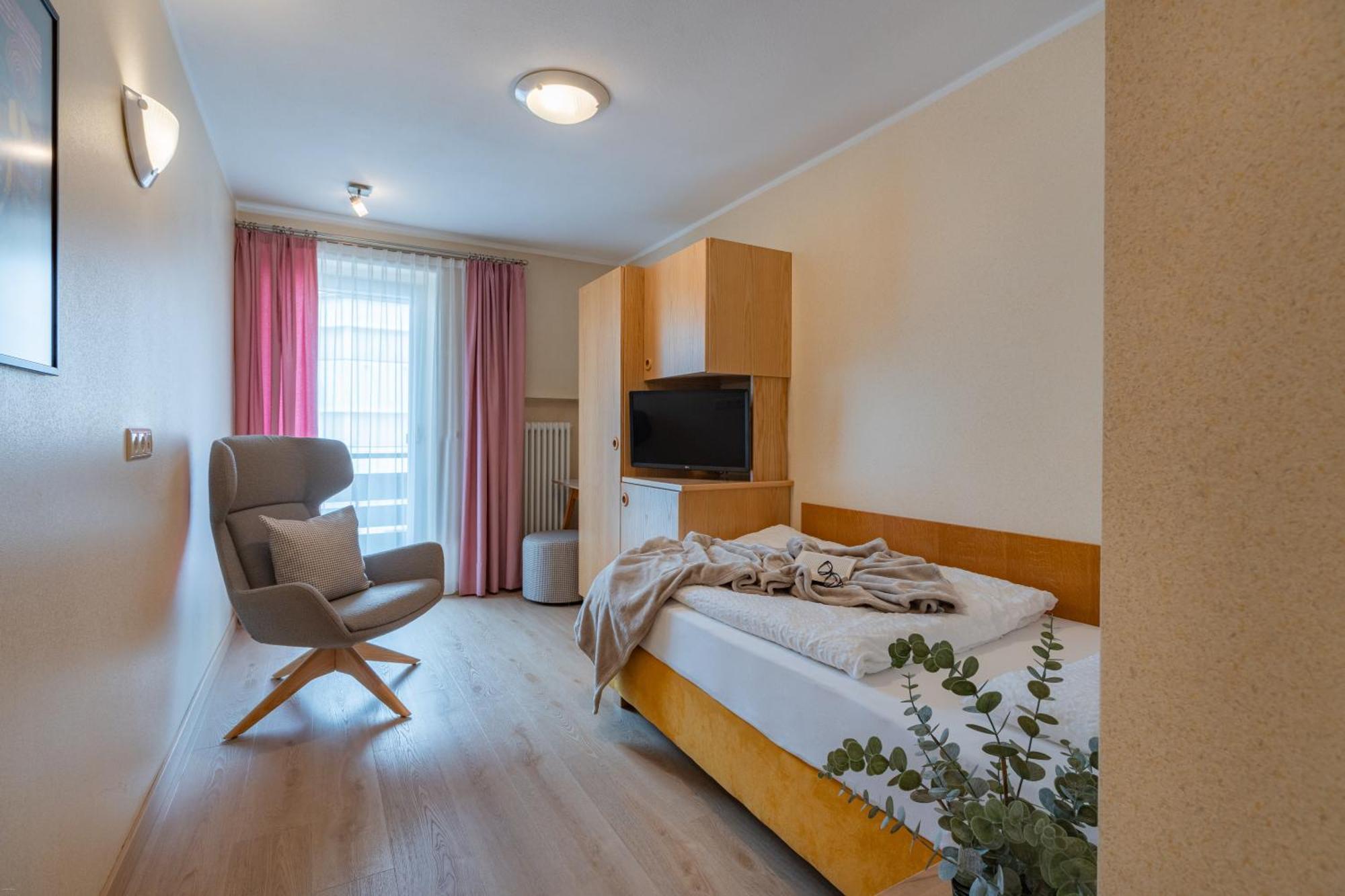 Single Room,1678649248:JPEG