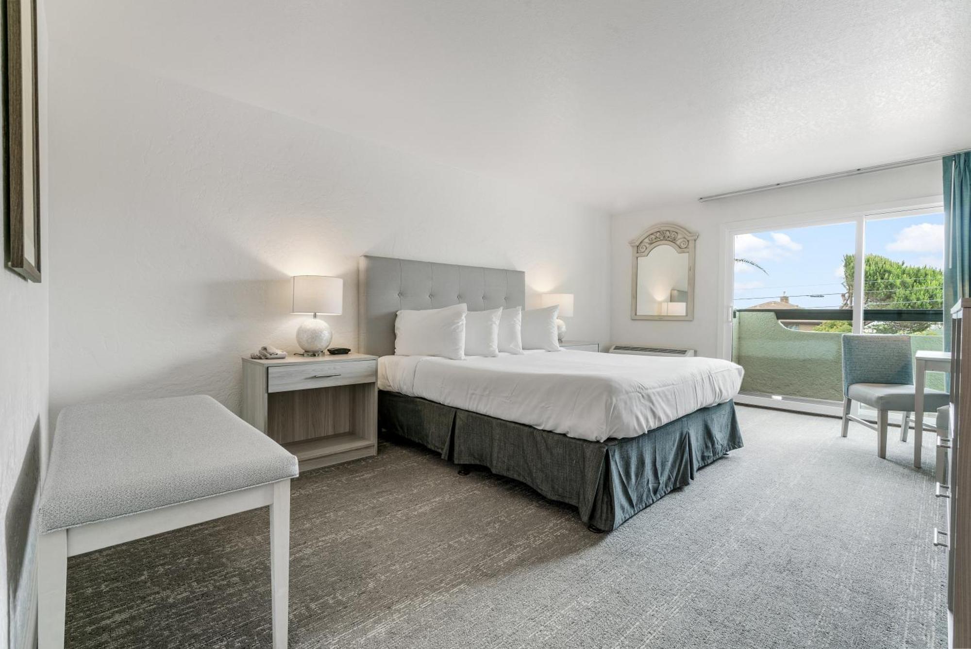 King Room with Balcony