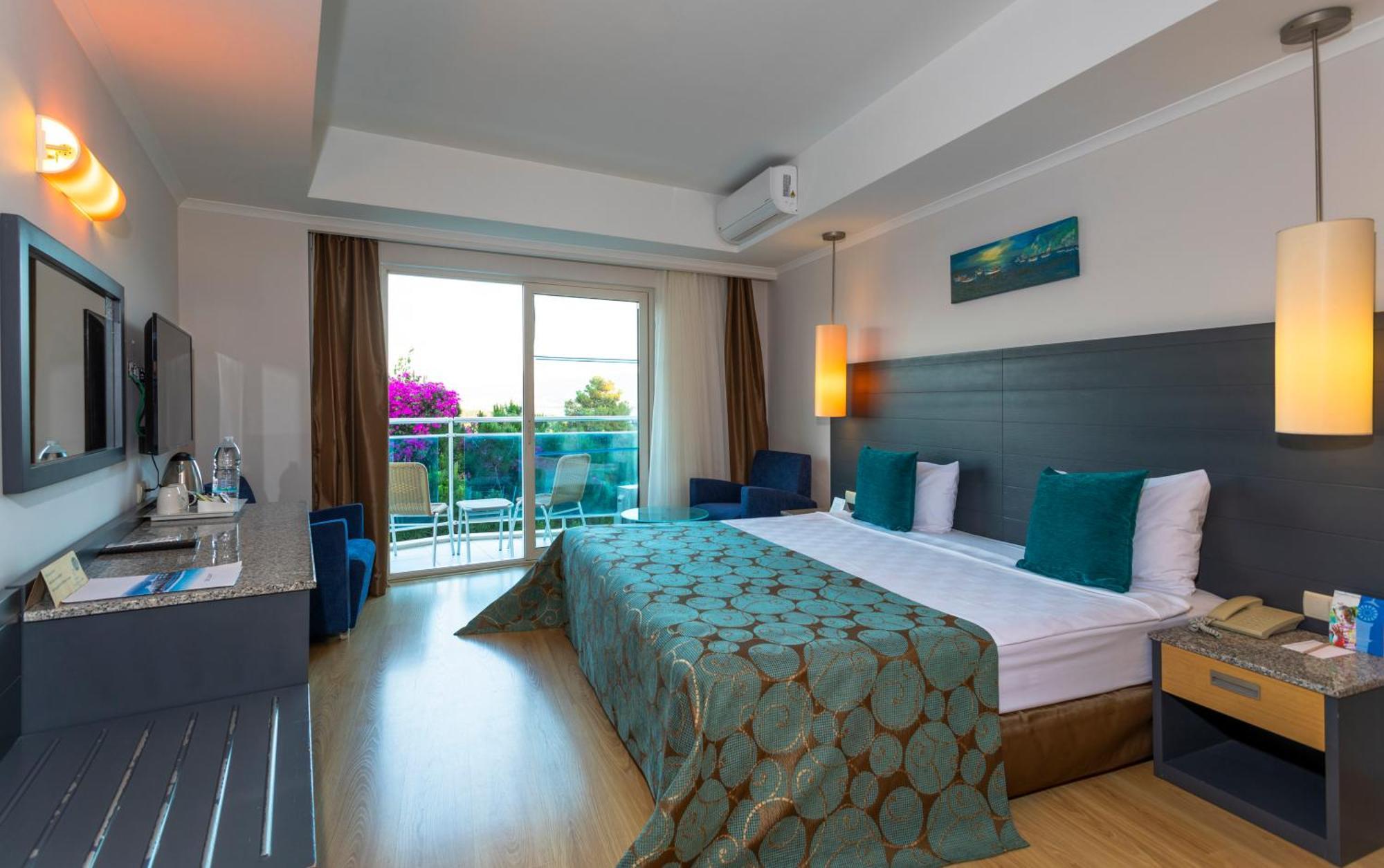 Double or Twin Room with Side Sea View,1685040741:JPEG