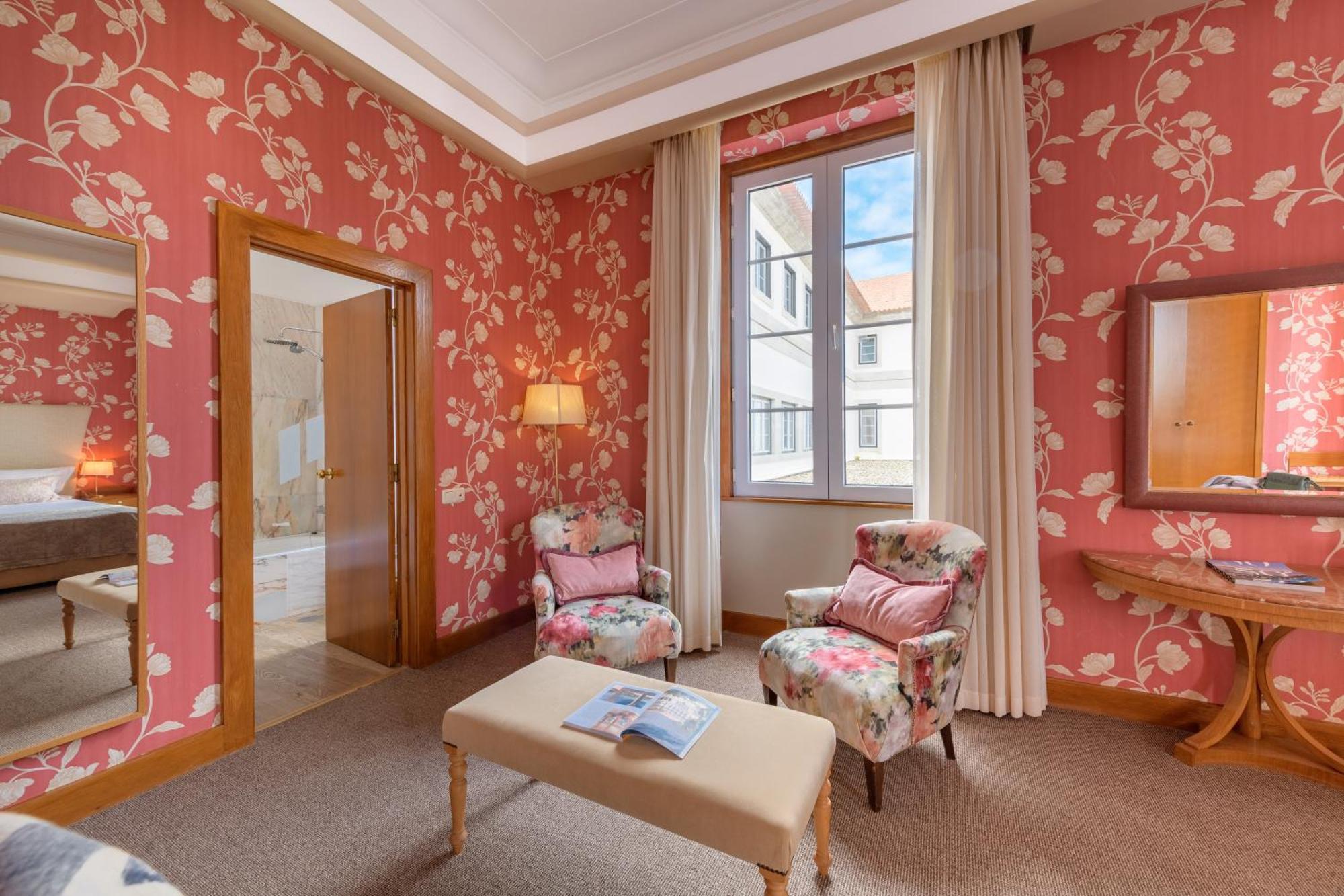 Standard Family Room,1687450189:JPEG