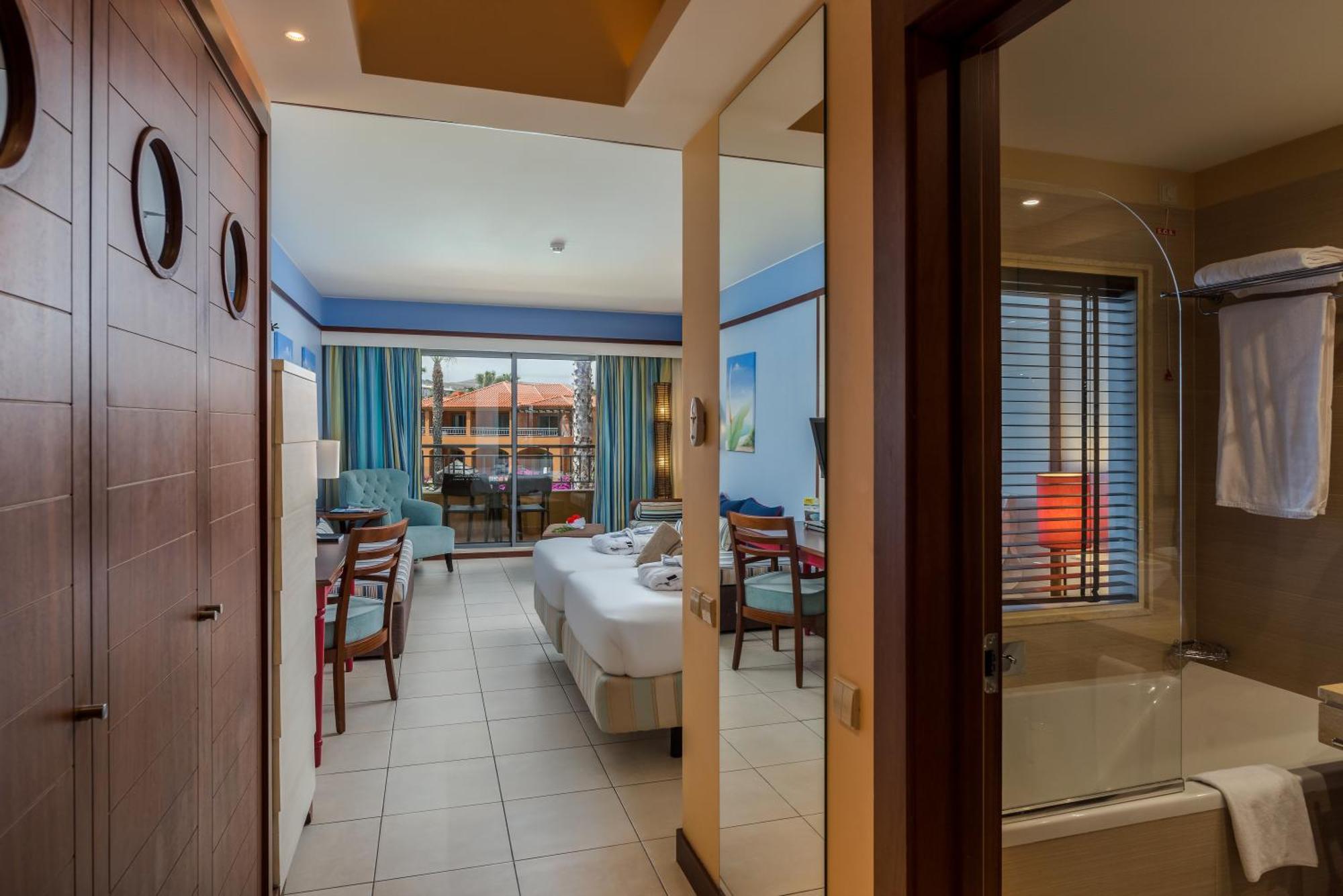 Double Room with Pool View,1687453244:JPEG