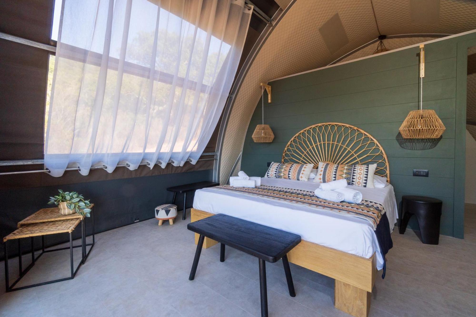 Tent,1688810063:JPEG