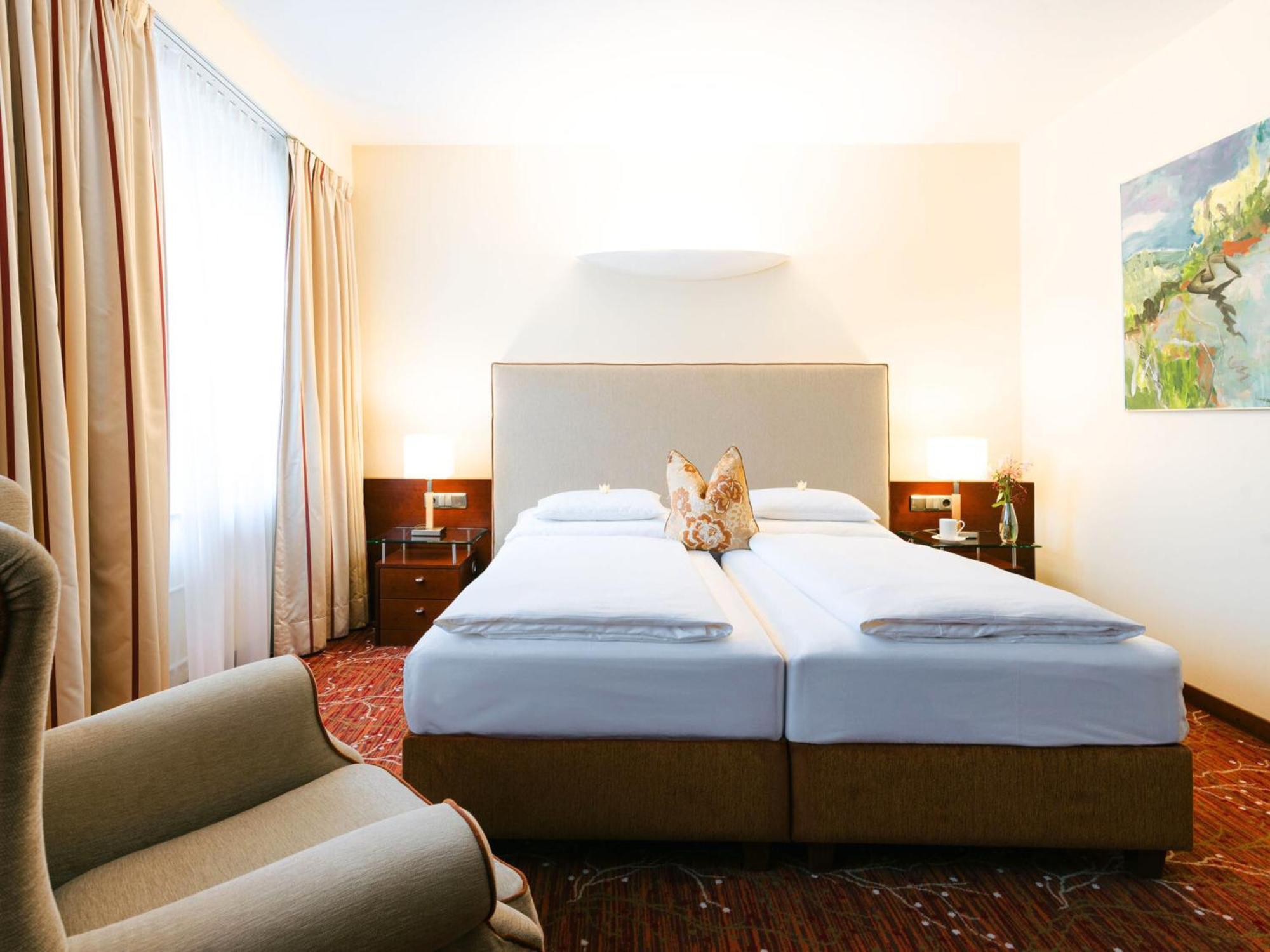 Business Double or Twin Room,1697774132:JPEG