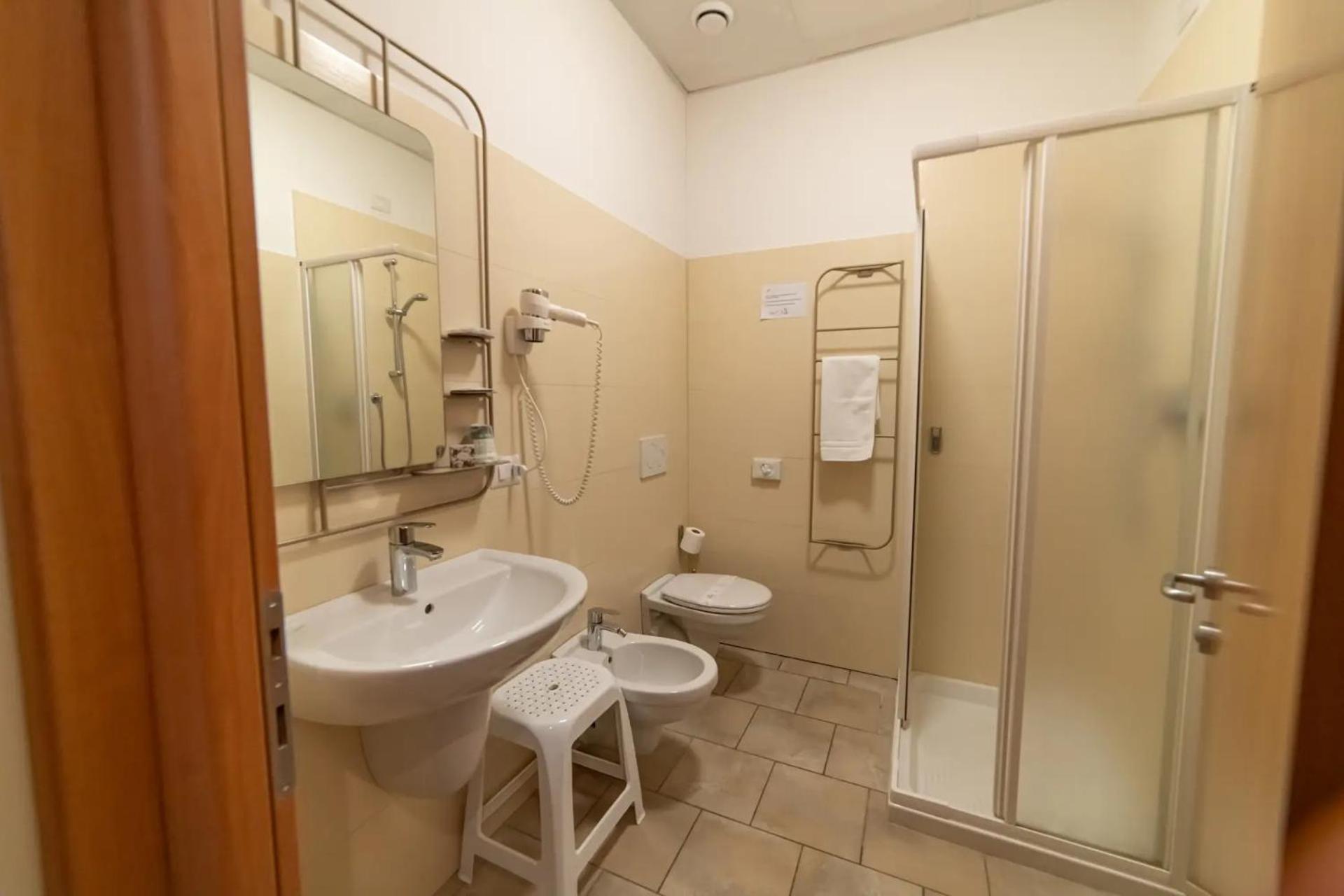 Single Room,1739532325:JPEG