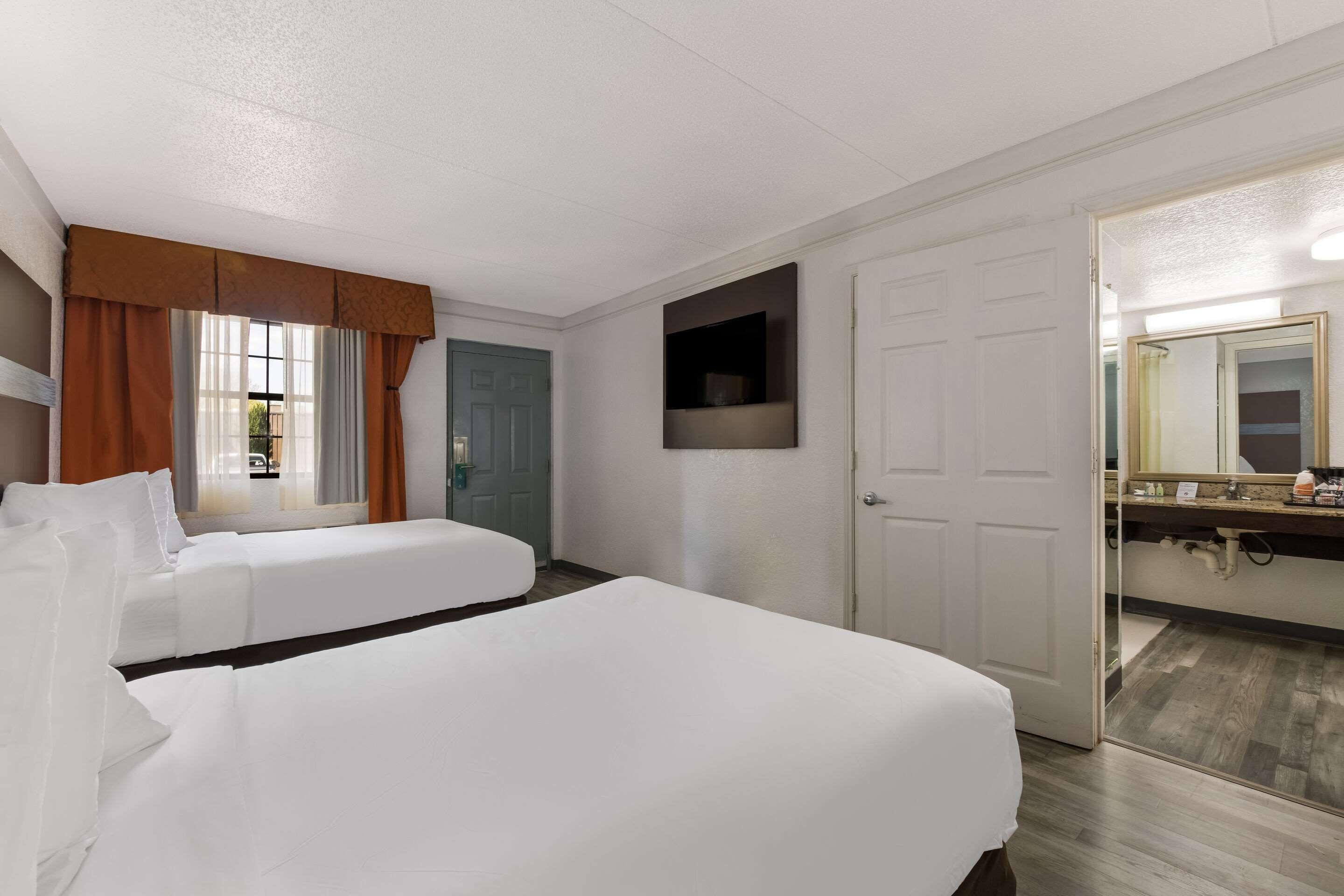 Double Room Two Double Beds Accessible or Non-Smoking