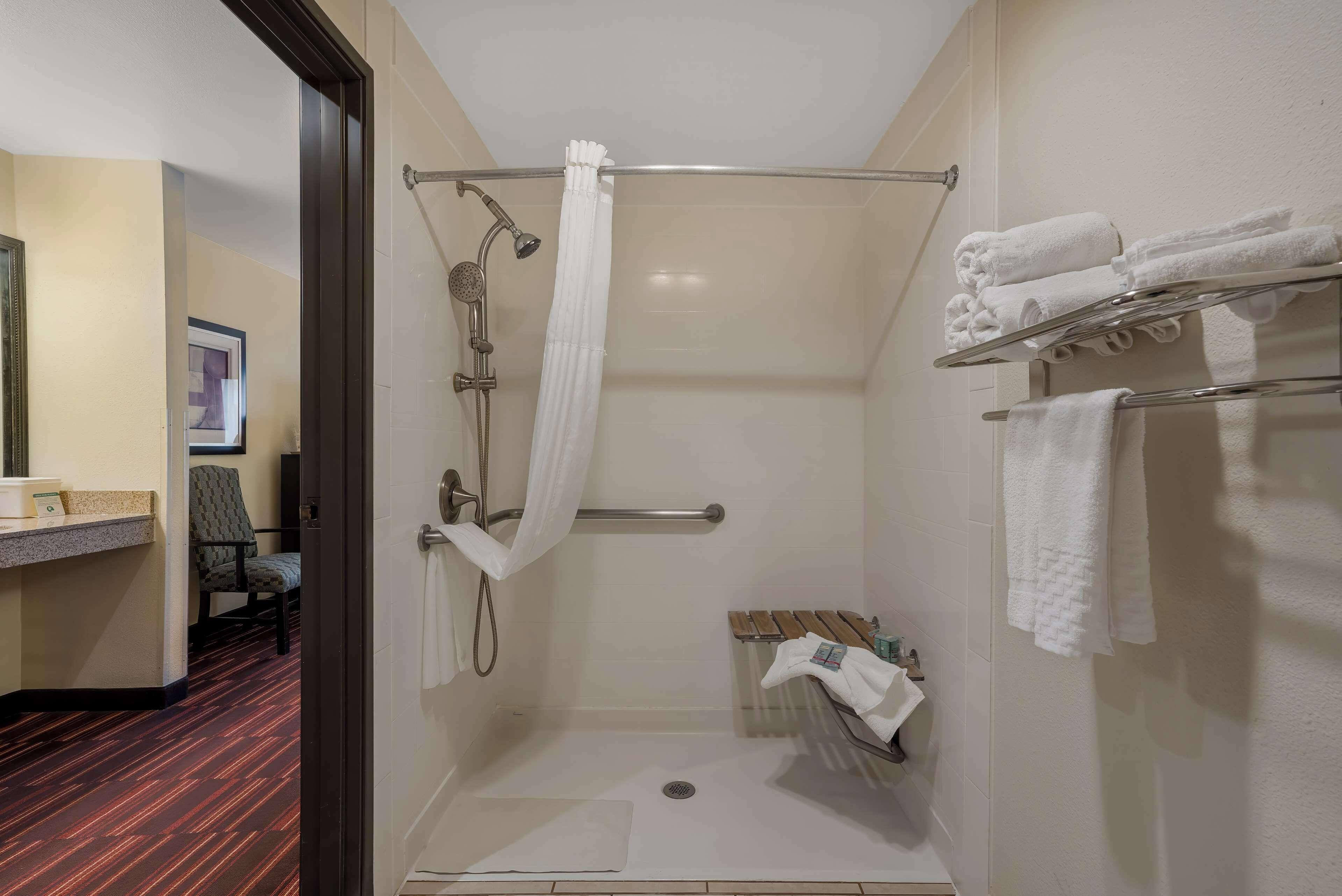 Queen Room Two Queen Beds Roll Shower Mobility Access or Non-Smoking