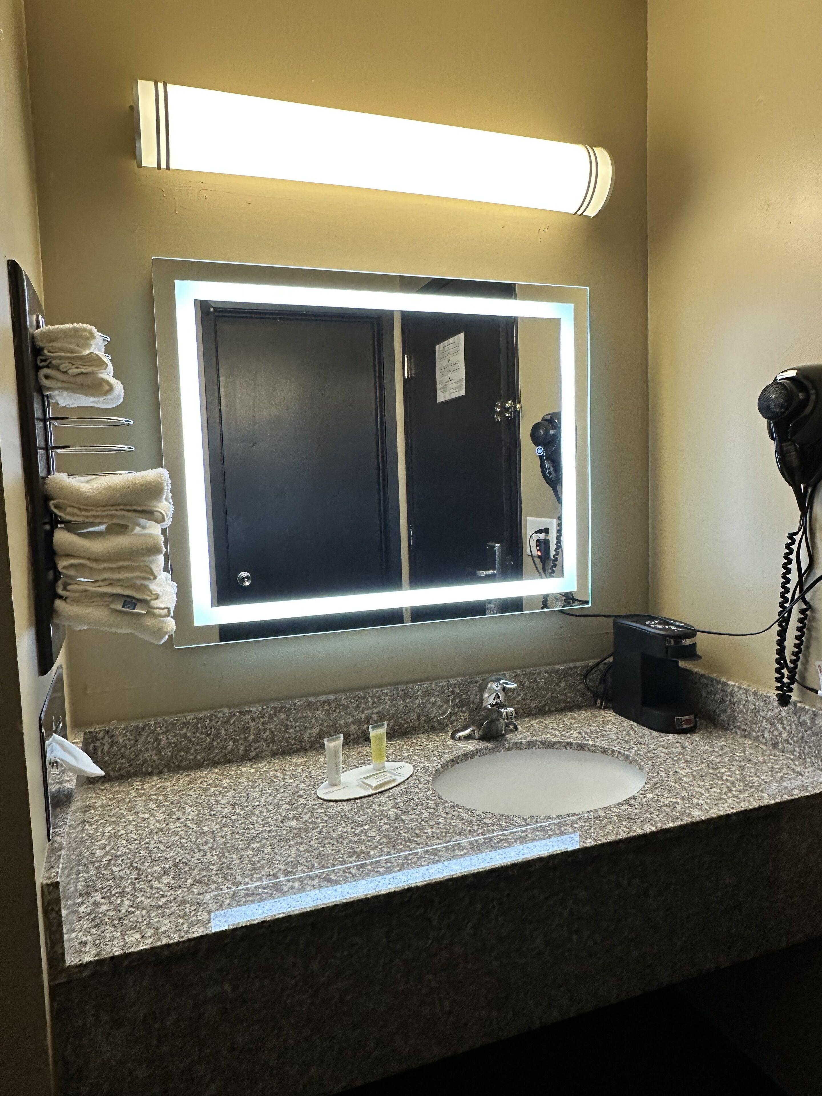Queen Room with Two Queen Beds - Pet Friendly/Non-Smoking,1417770474:JPEG
