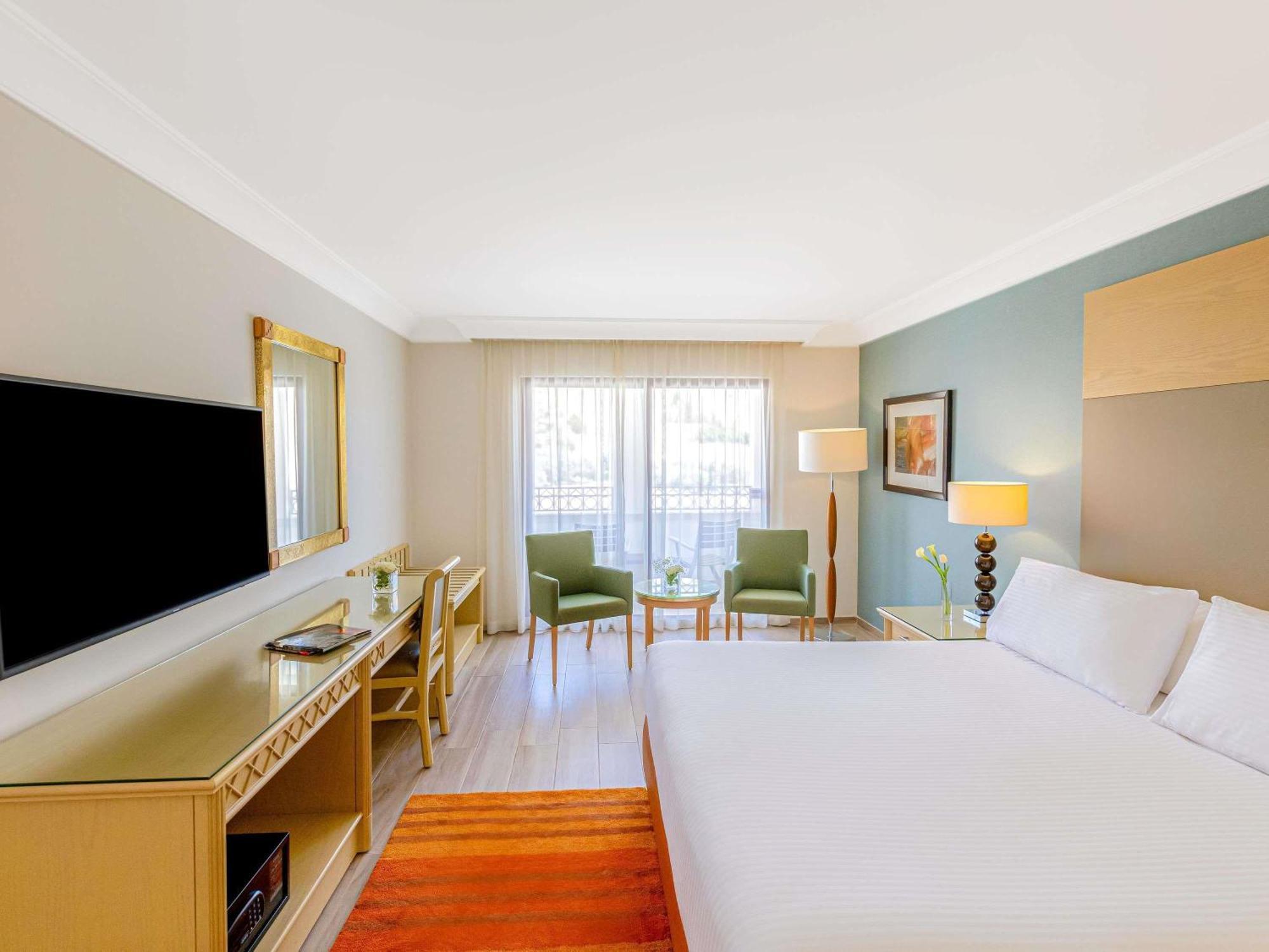 Superior King Room,1742629374:JPEG