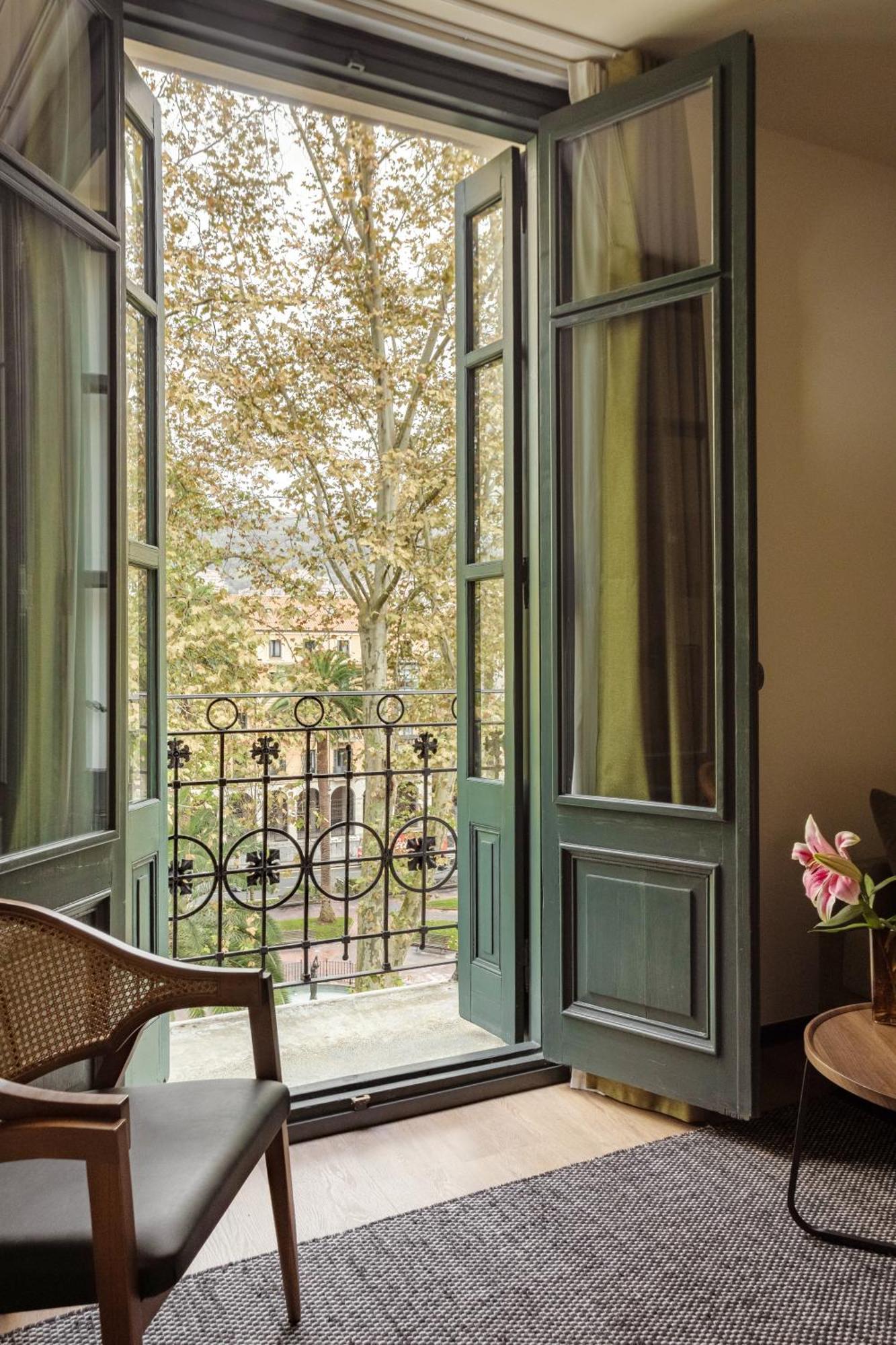 Studio Balcony