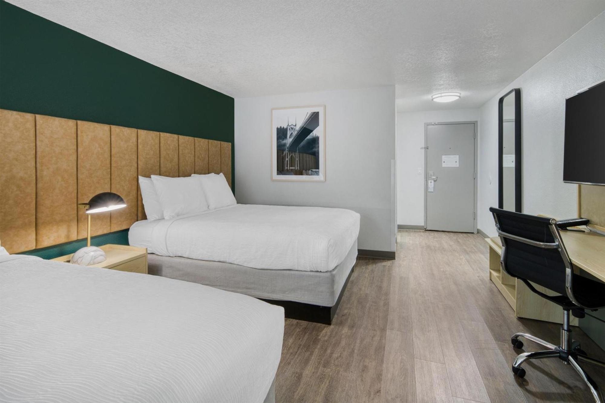 Queen Room Two Queen Beds Non-Smoking